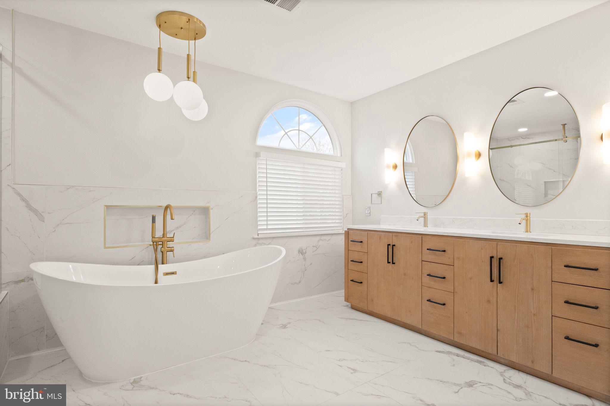 WOODLEA MANOR - Residential