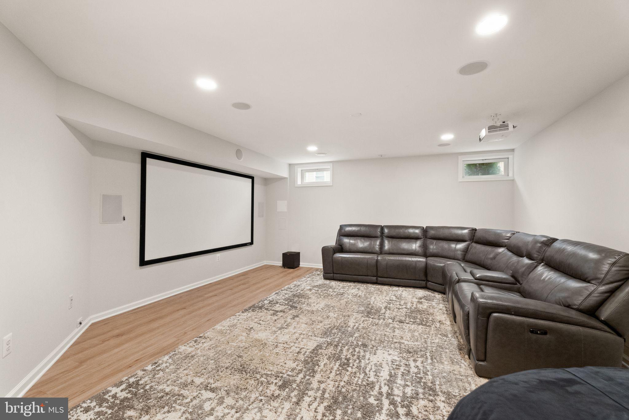 WOODLEA MANOR - Residential