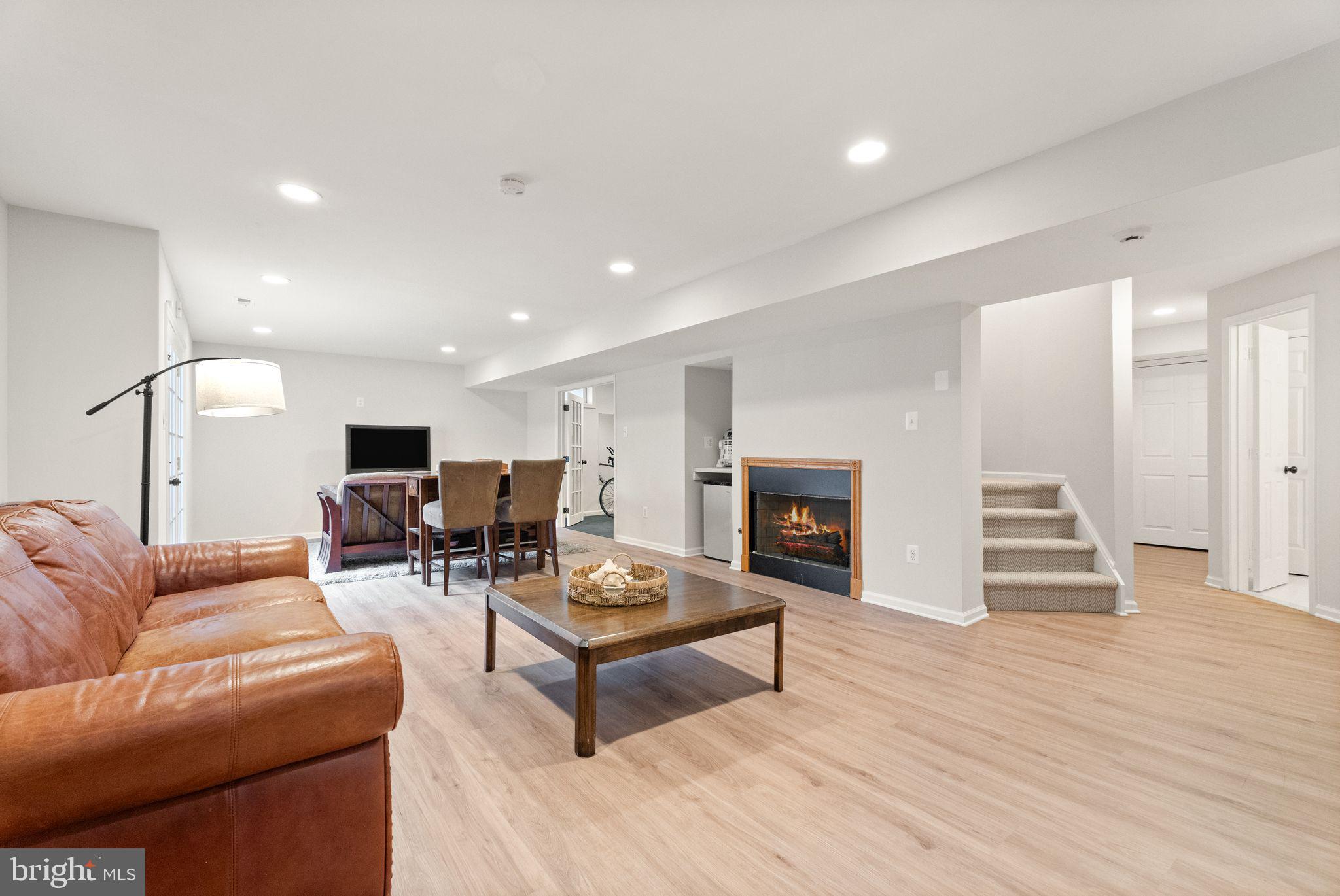 WOODLEA MANOR - Residential