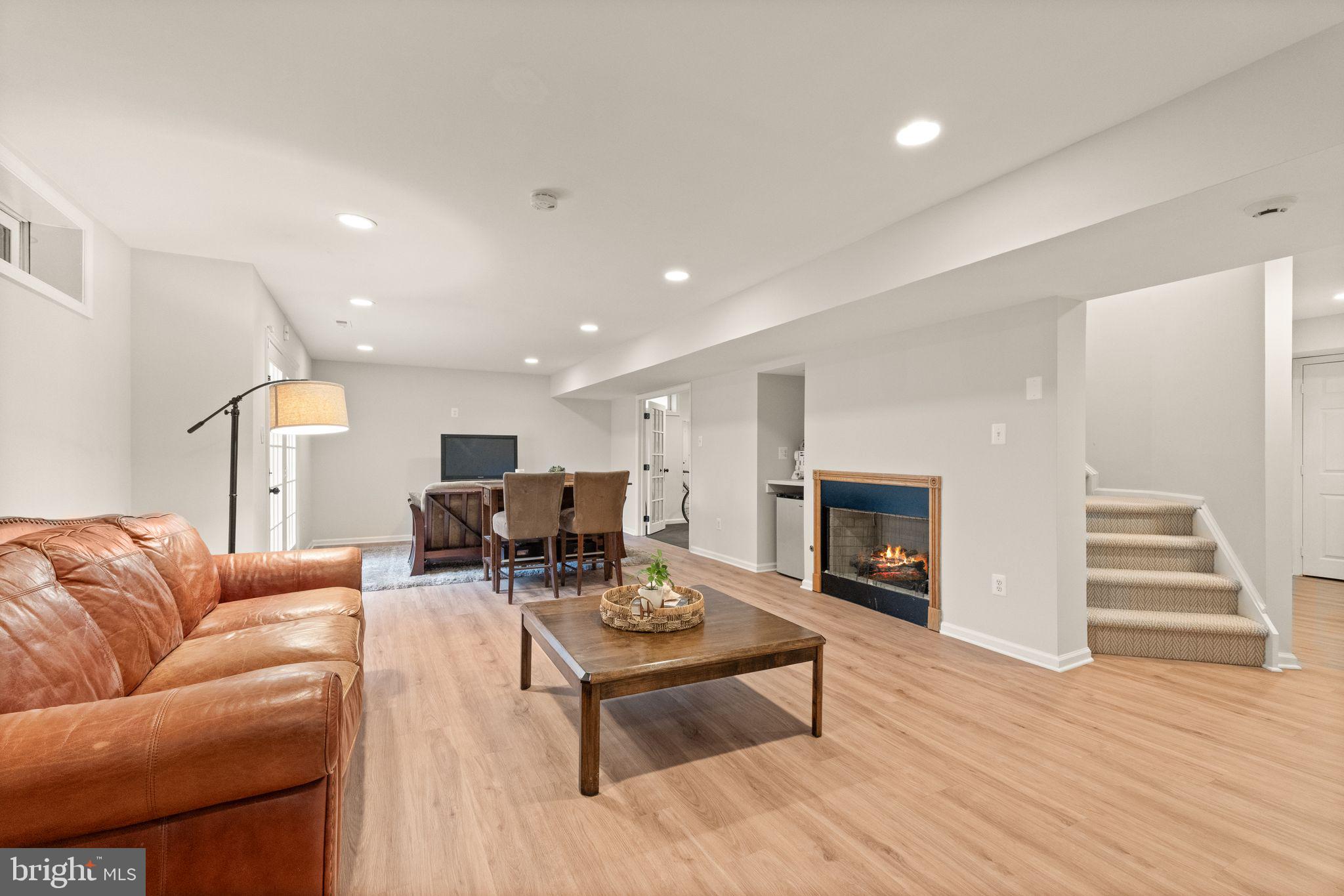 WOODLEA MANOR - Residential