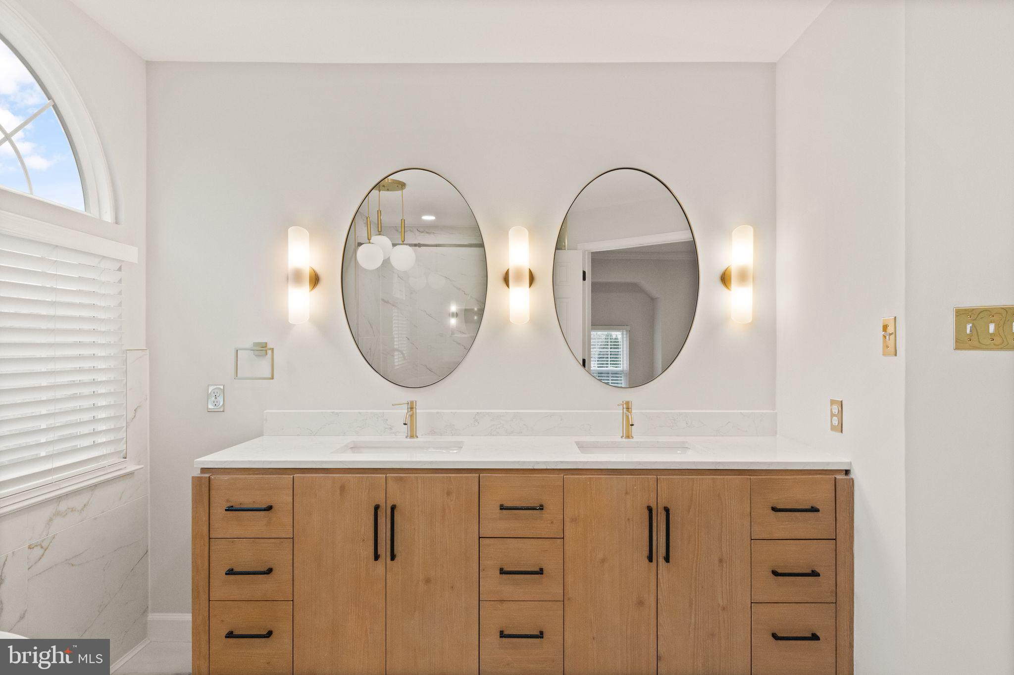 WOODLEA MANOR - Residential