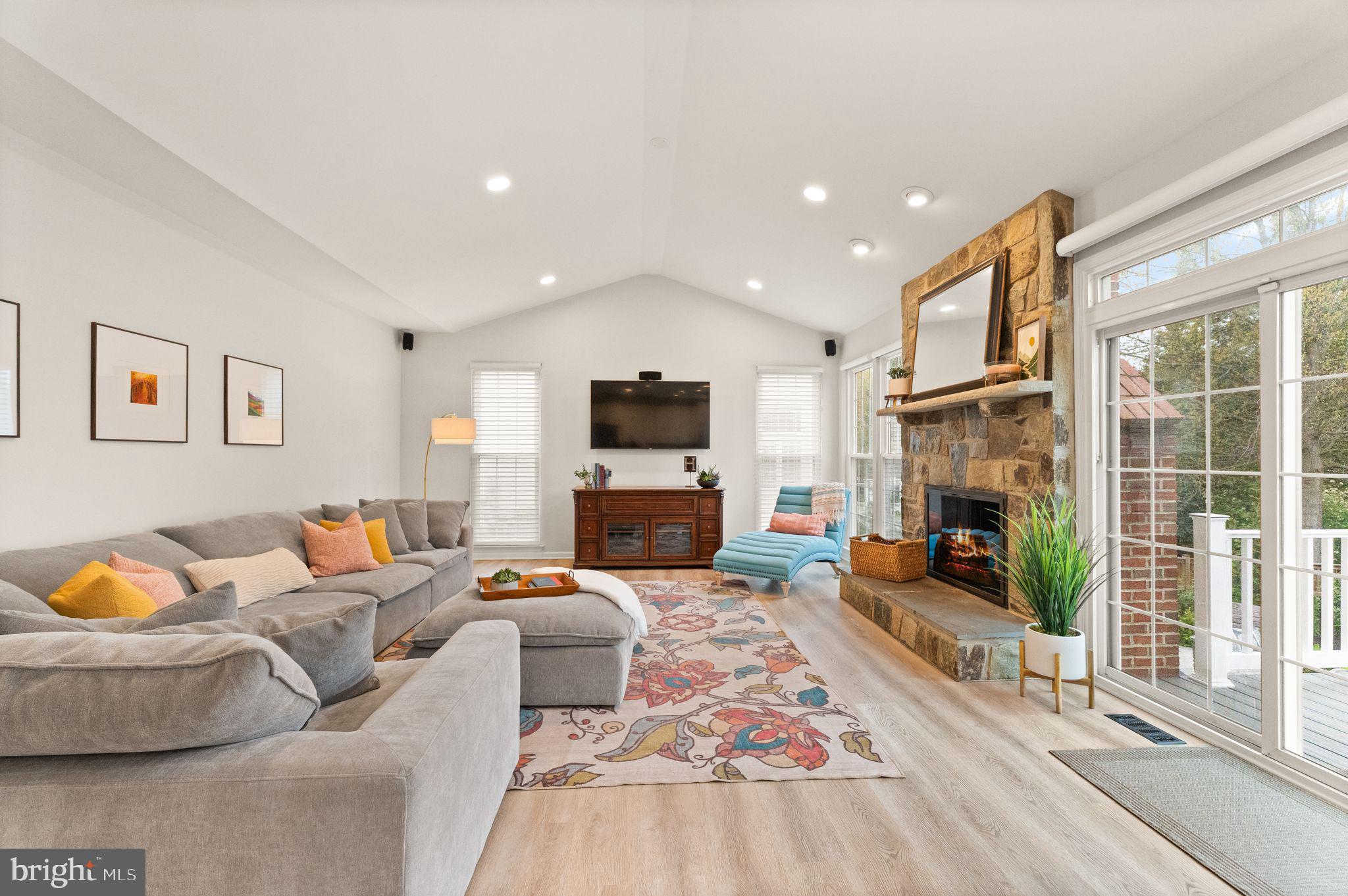 WOODLEA MANOR - Residential
