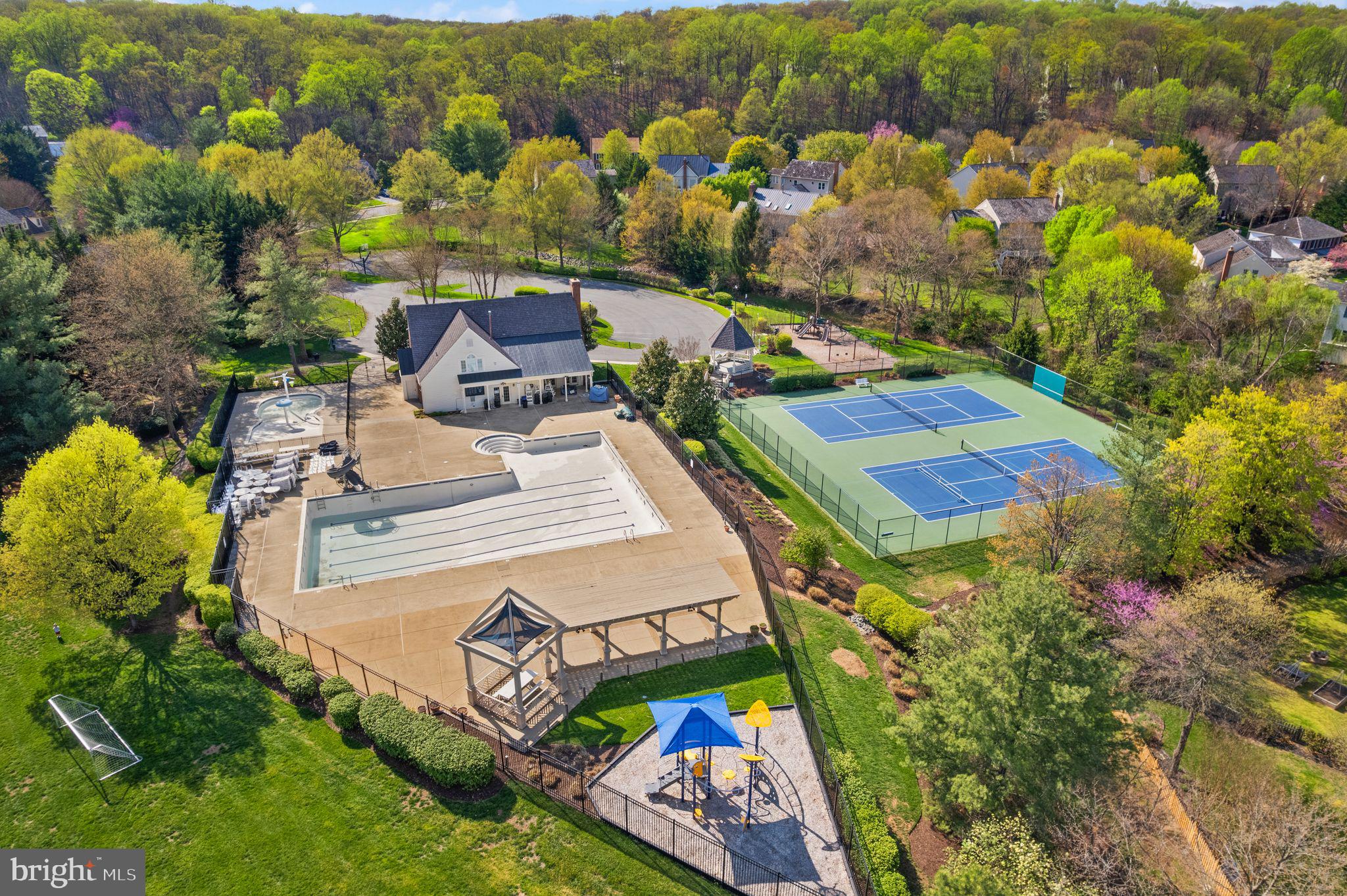 WOODLEA MANOR - Residential