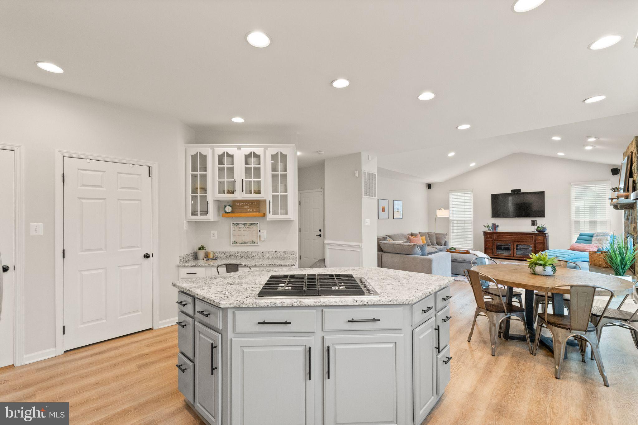 WOODLEA MANOR - Residential