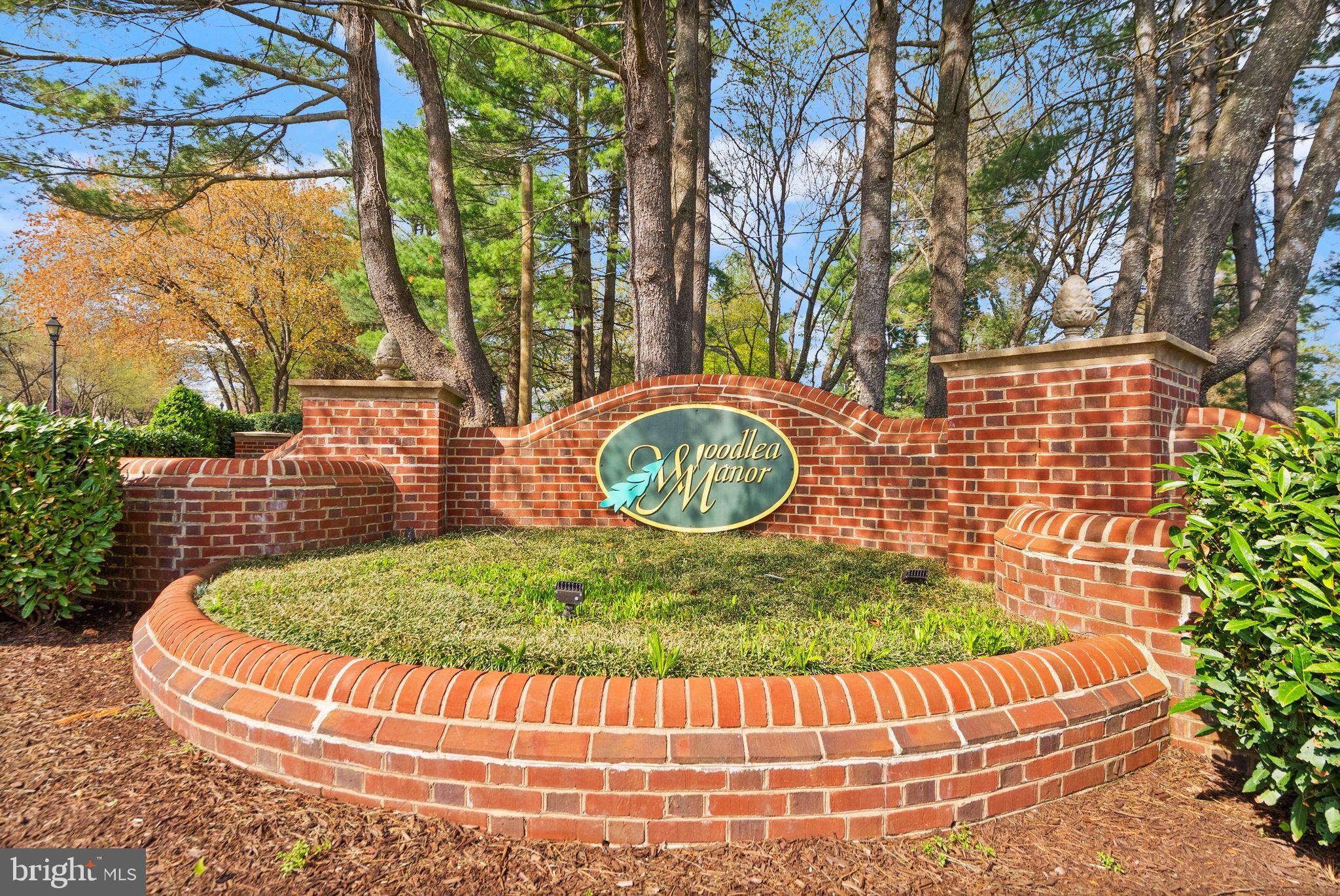 WOODLEA MANOR - Residential