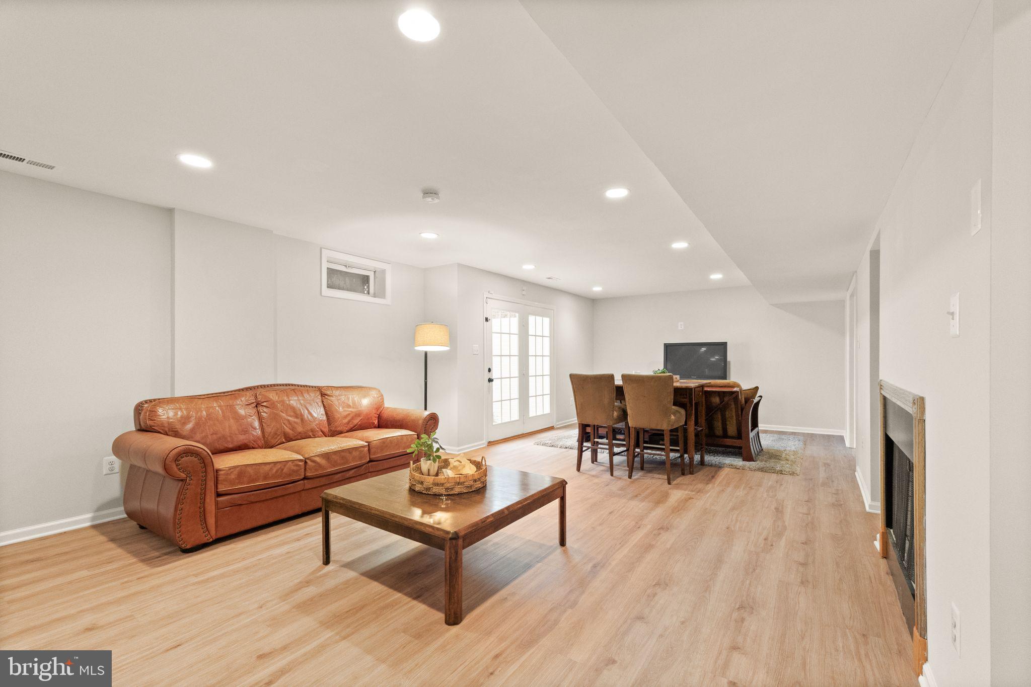 WOODLEA MANOR - Residential