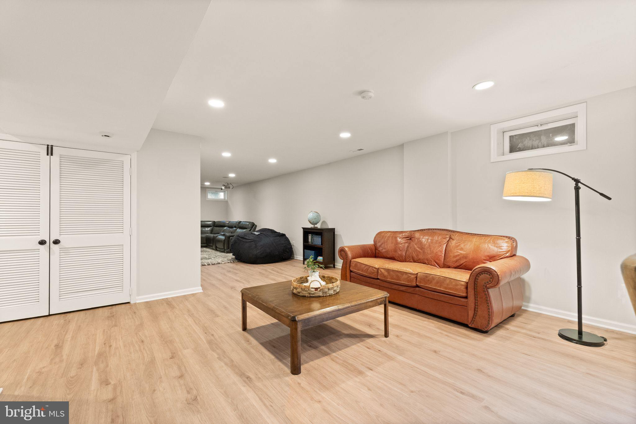 WOODLEA MANOR - Residential