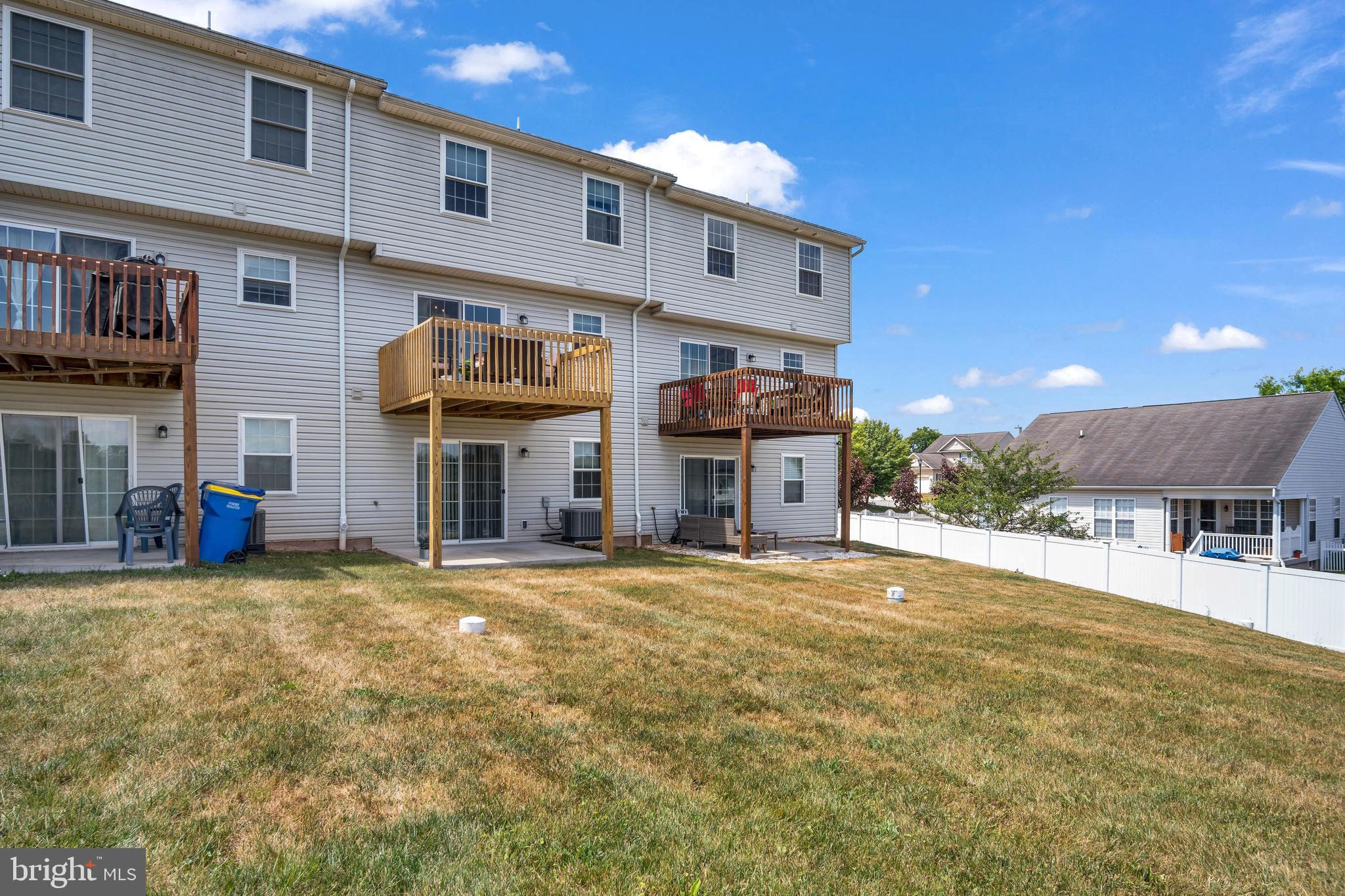ENCLAVE AT HUNTER CREEK - Residential