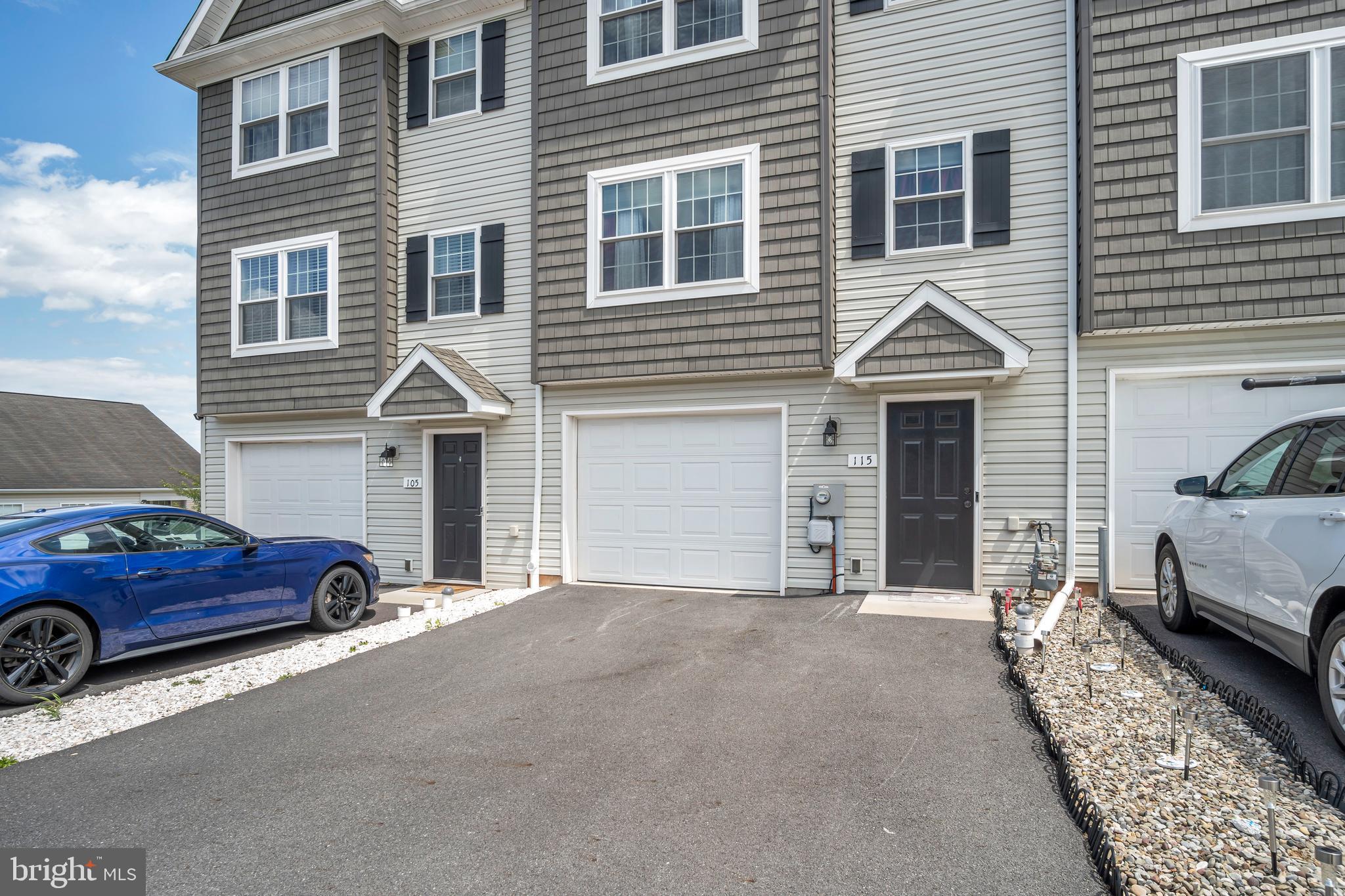 ENCLAVE AT HUNTER CREEK - Residential