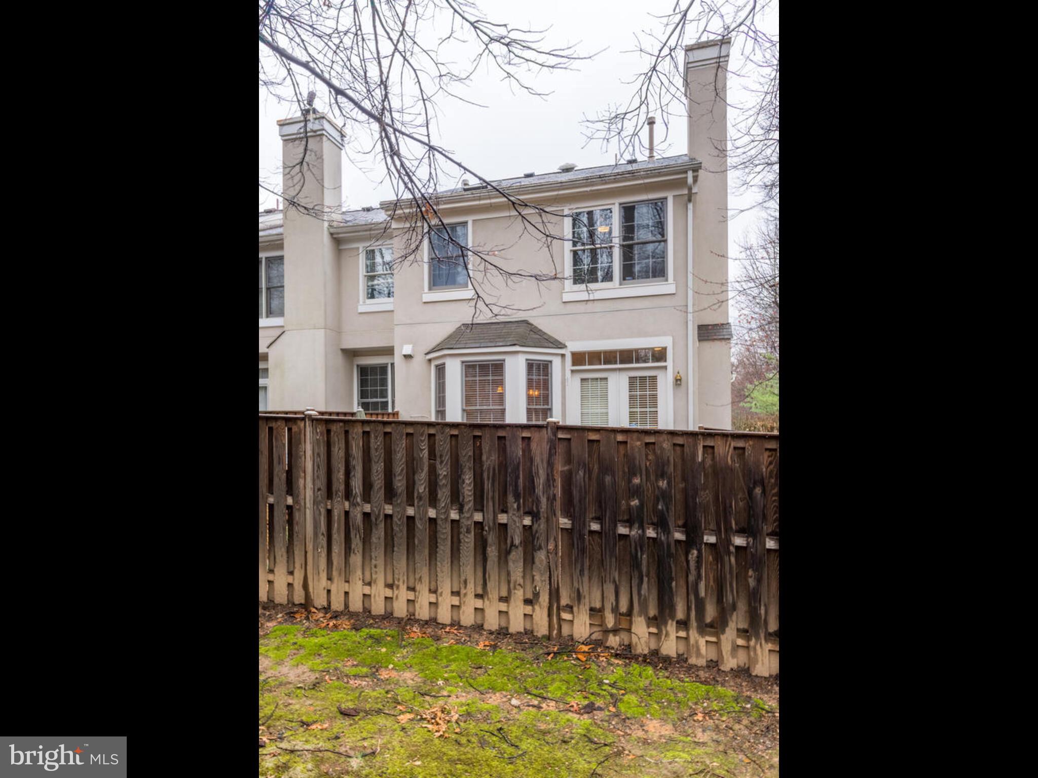 RESTON - Residential Lease