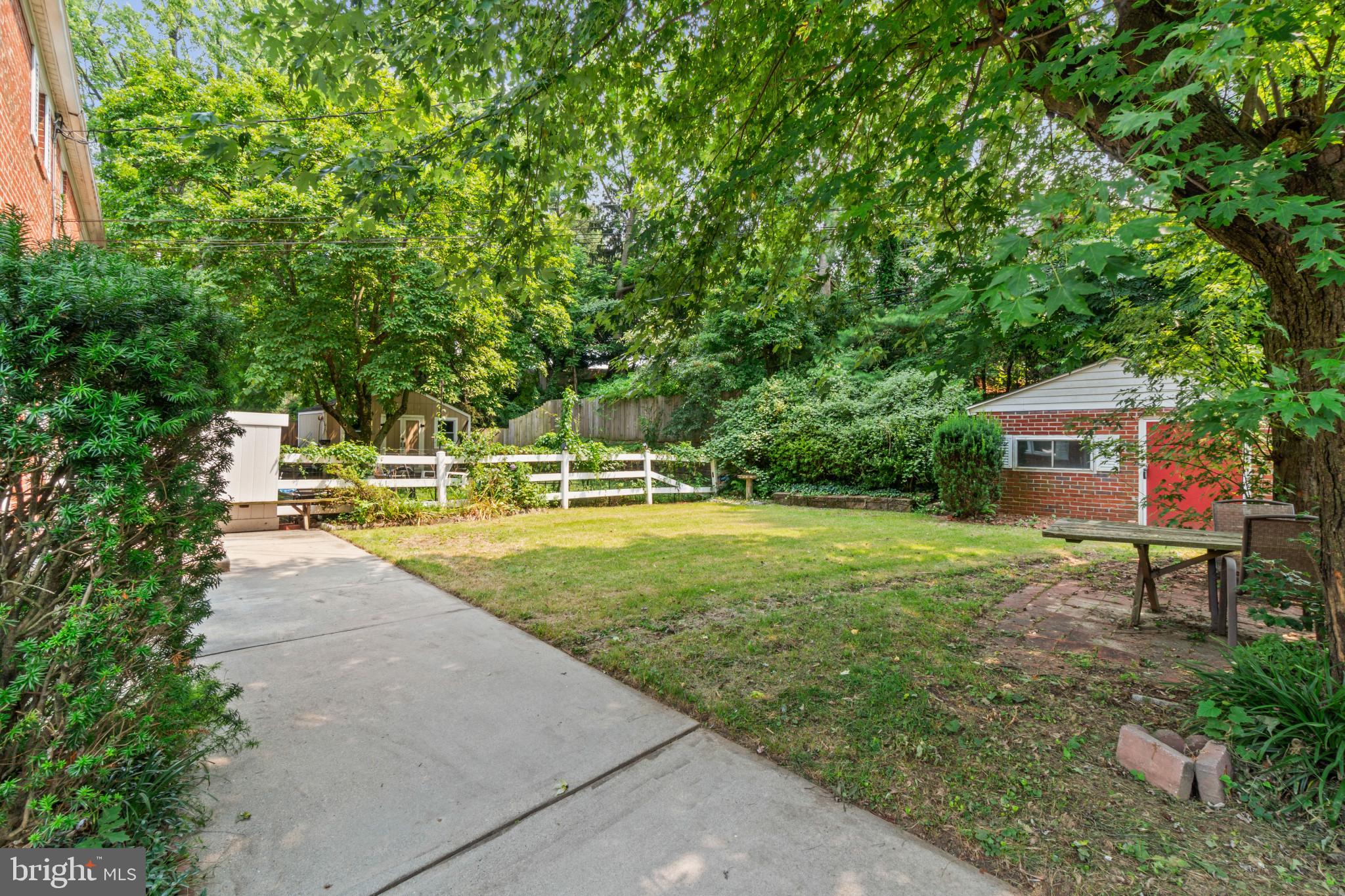 GLENMONT - Residential