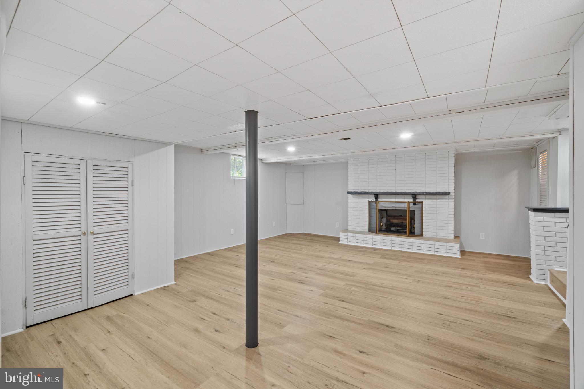 GLENMONT - Residential