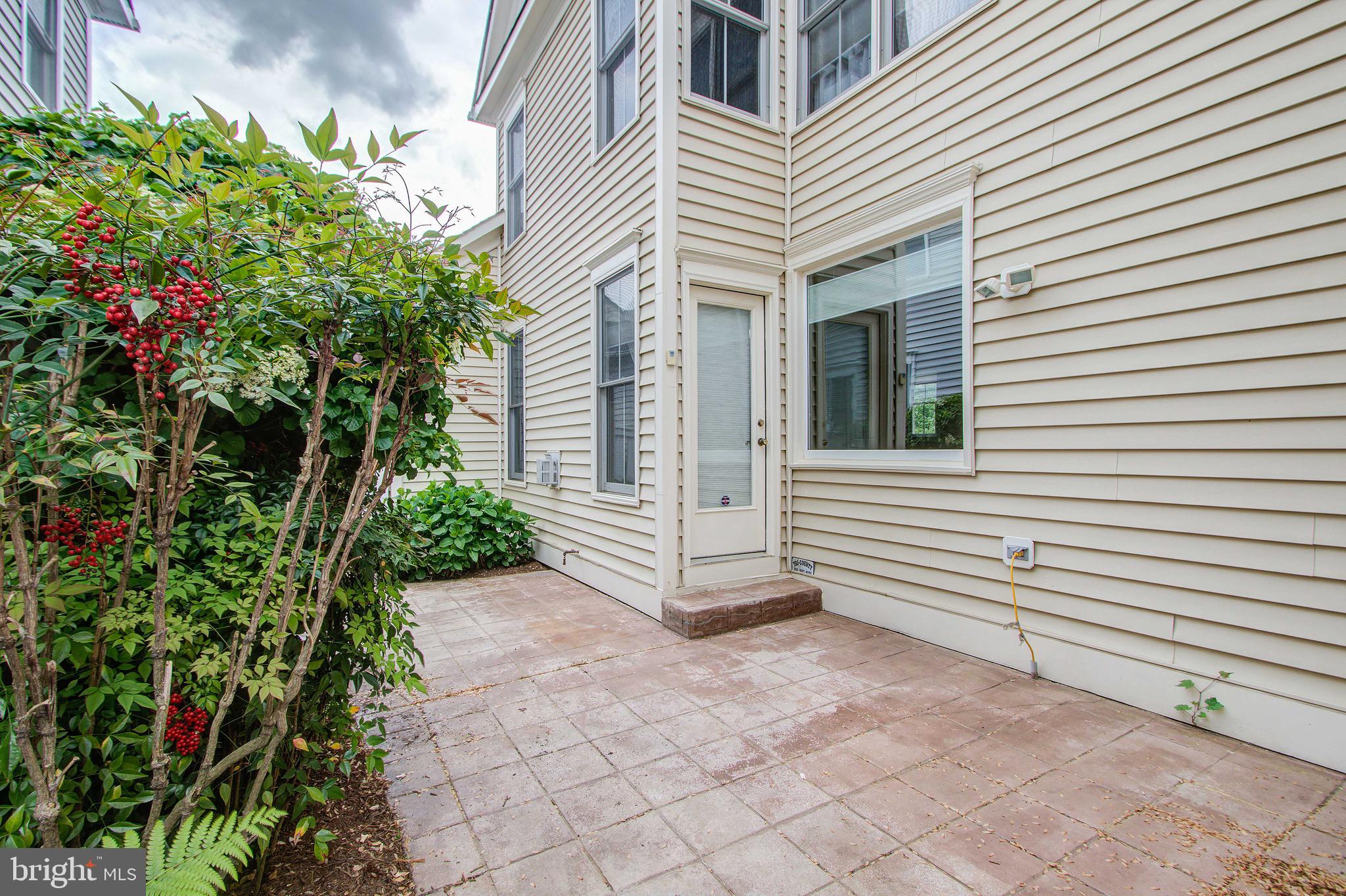 KING FARM WATKINS POND - Residential