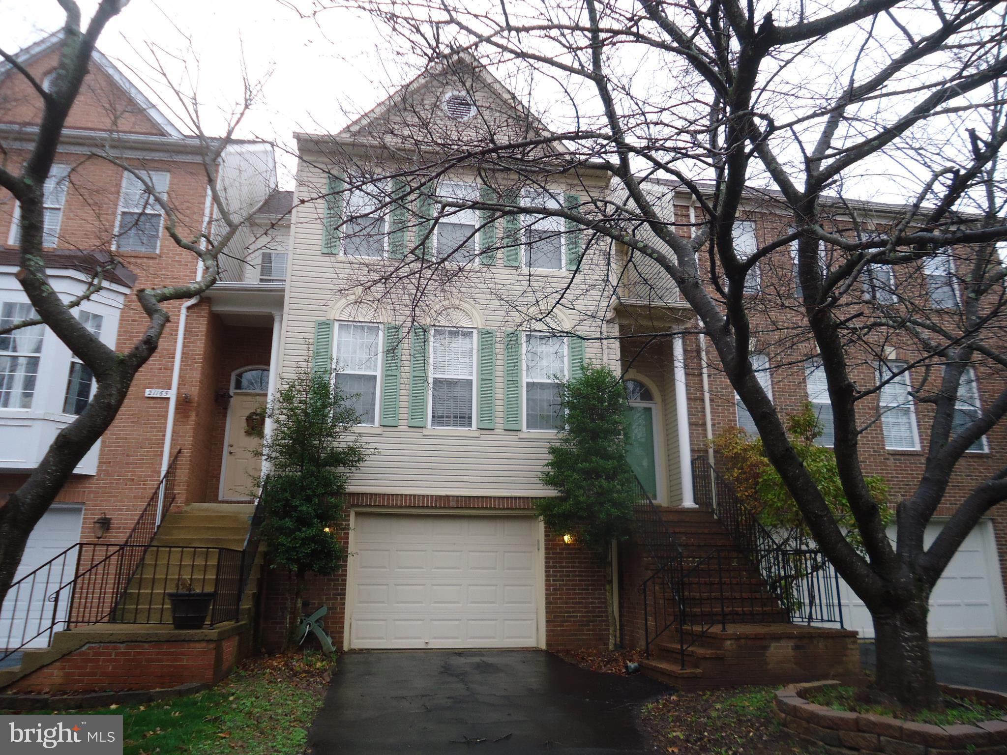 POTOMAC HUNT - Residential