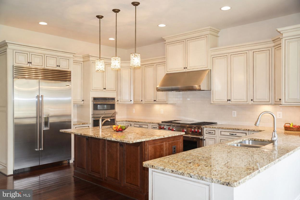 BROYHILLS MCLEAN ESTATES - Residential