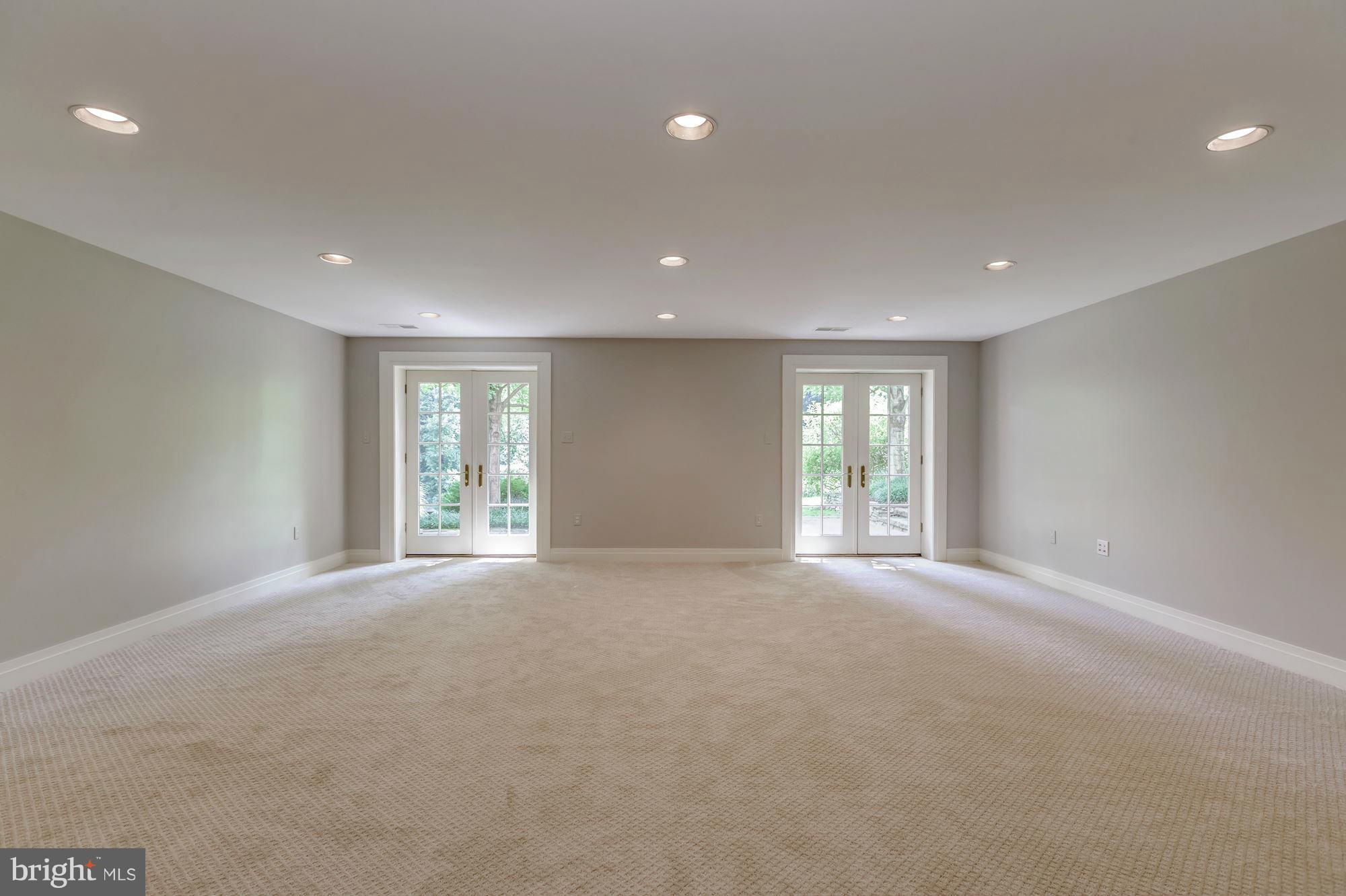 BRYAN POND - Residential