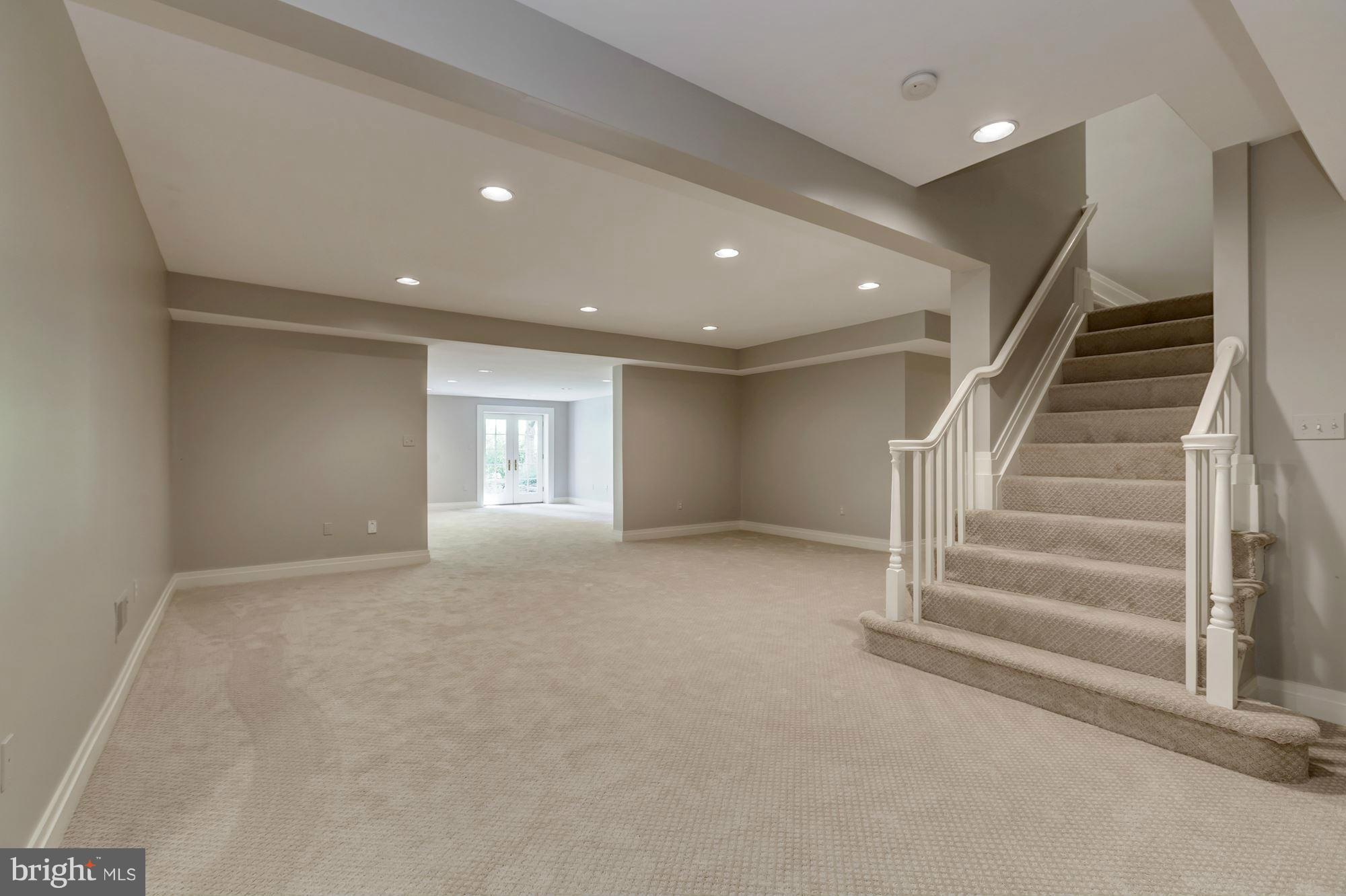 BRYAN POND - Residential