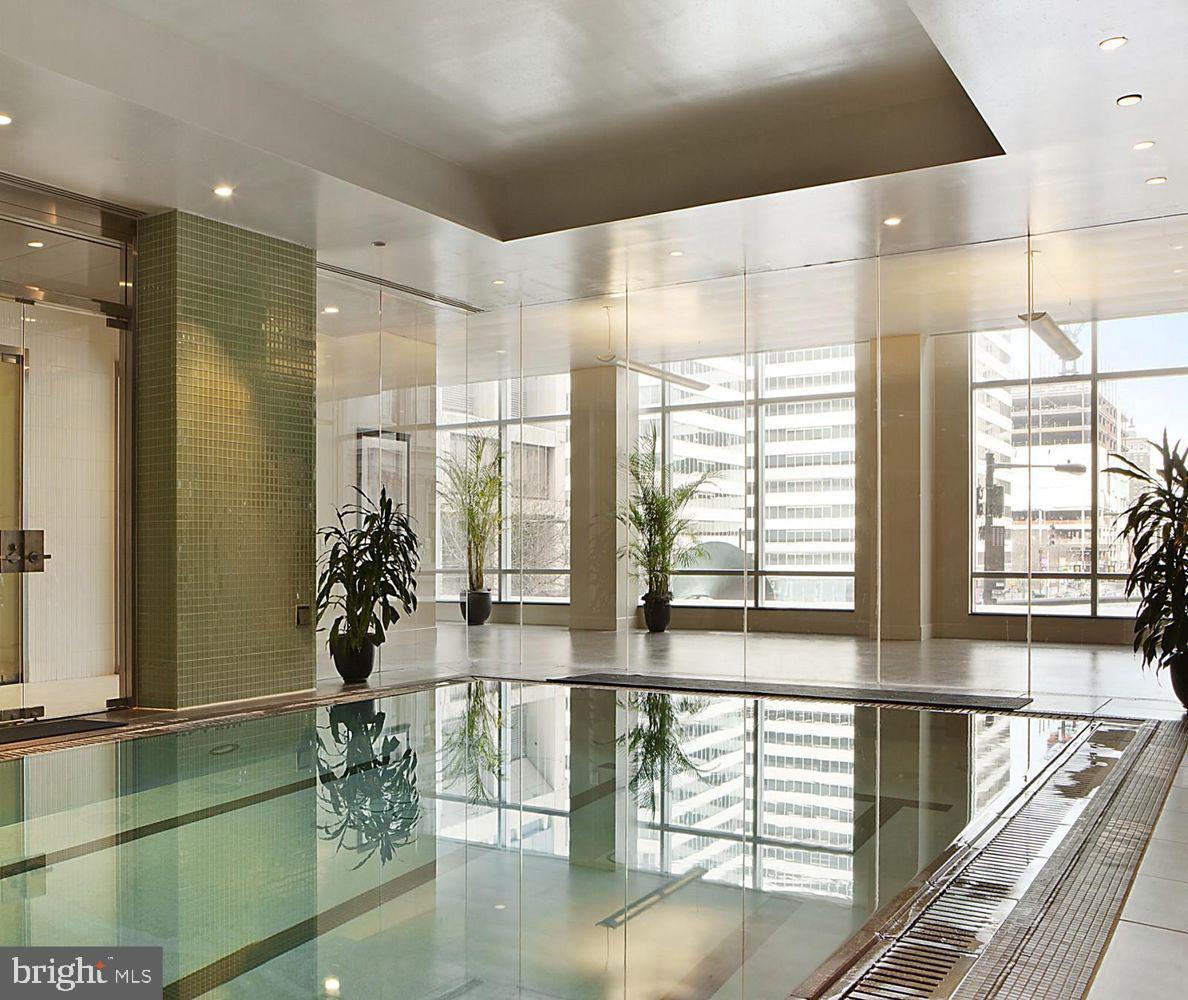 PENN SQUARE - Residential