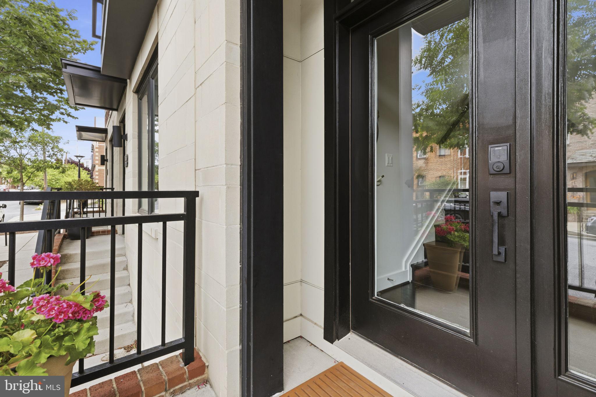 LOCUST POINT - Residential
