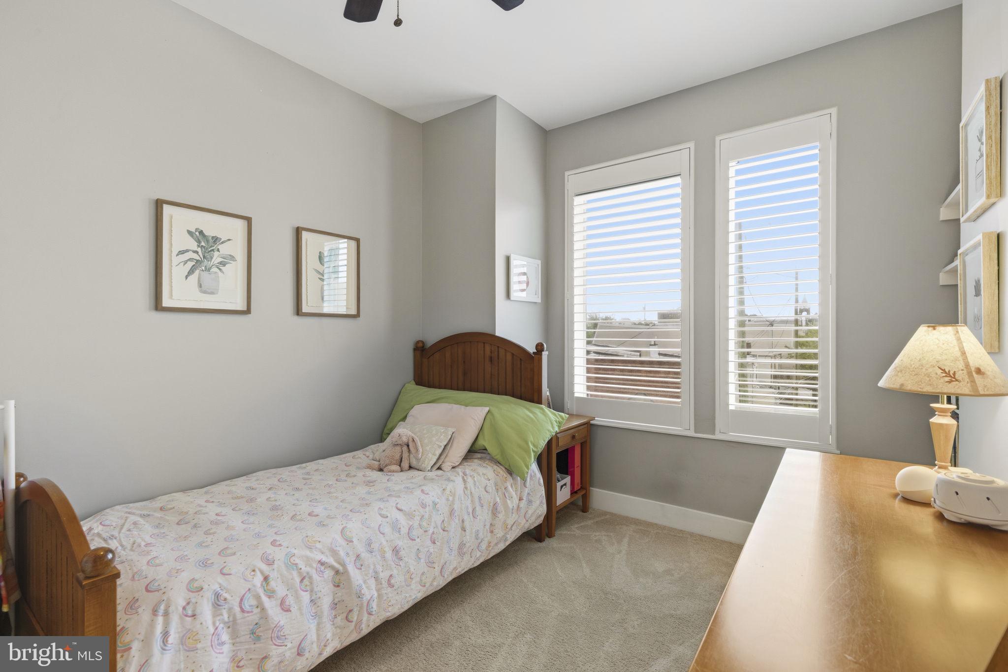LOCUST POINT - Residential