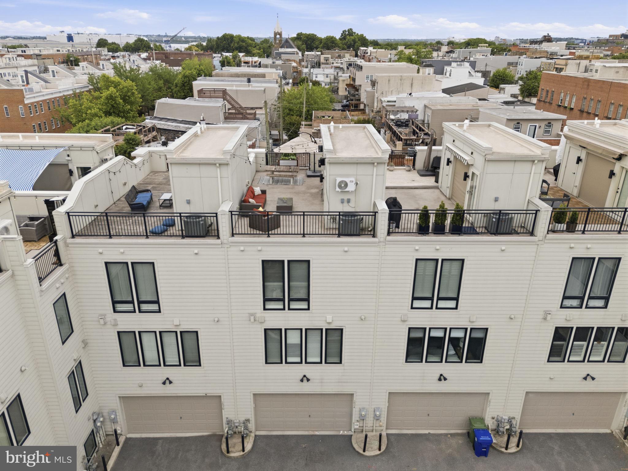 LOCUST POINT - Residential
