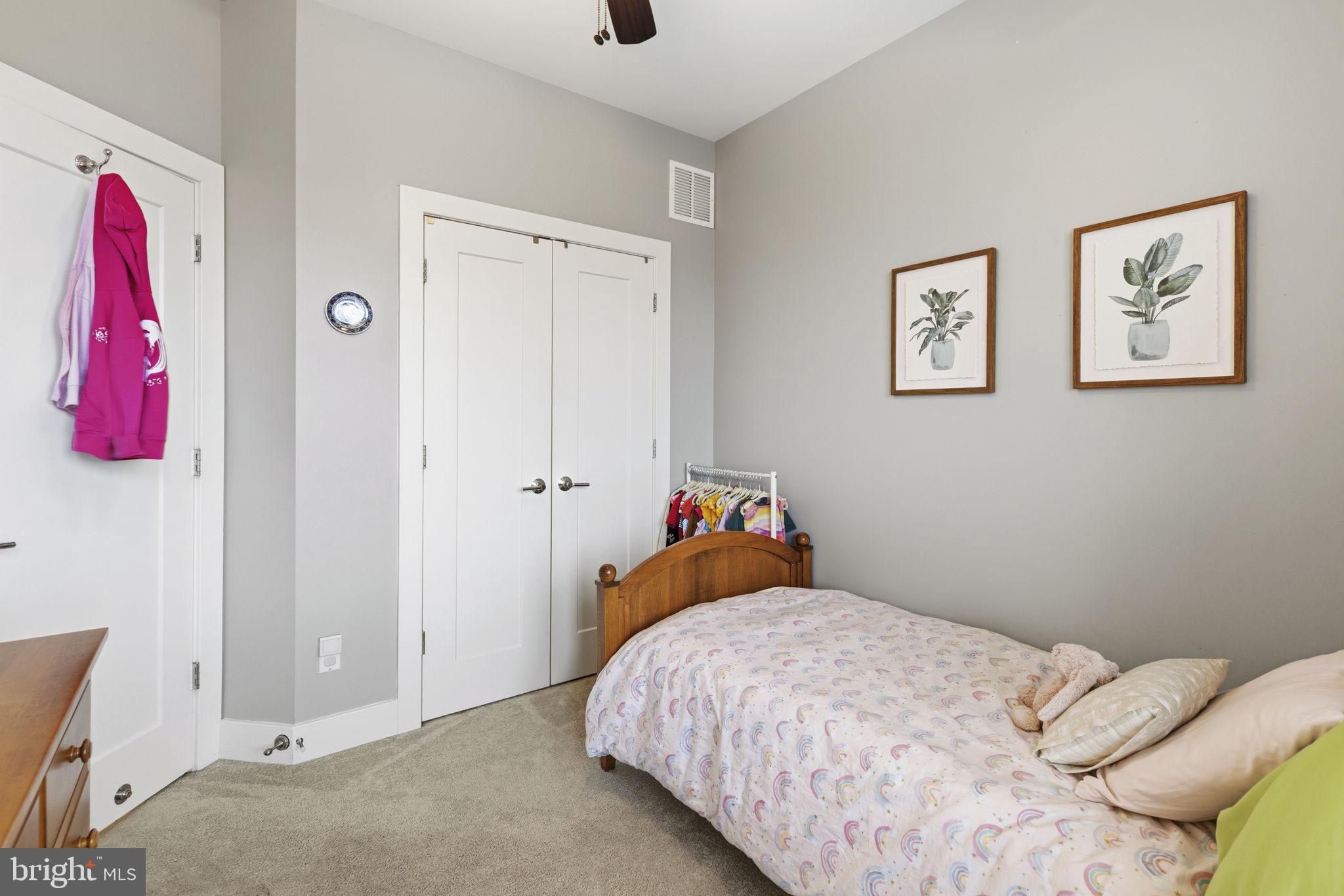 LOCUST POINT - Residential