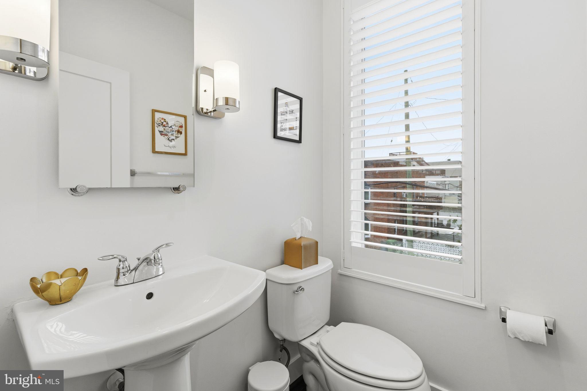 LOCUST POINT - Residential