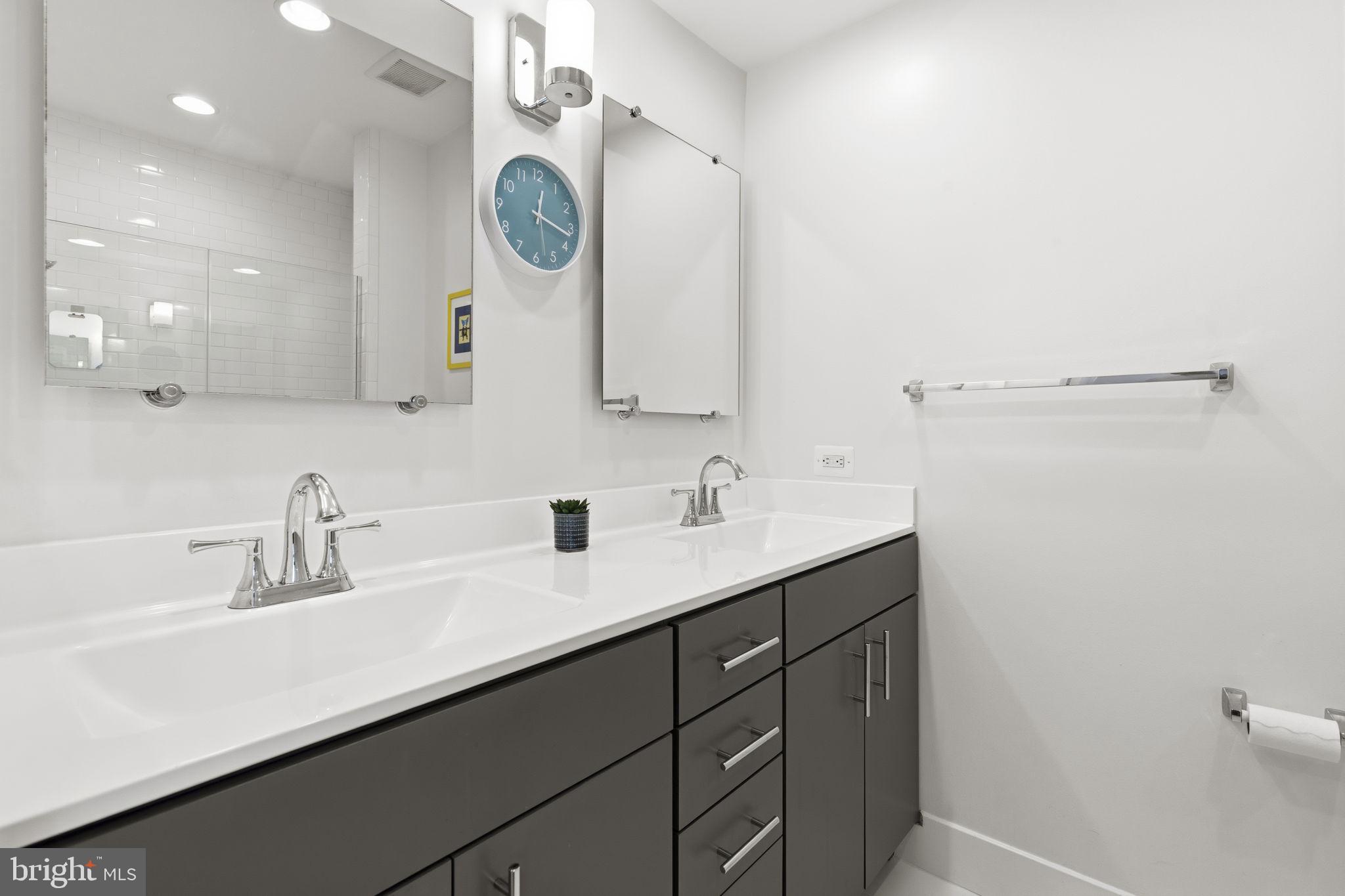 LOCUST POINT - Residential