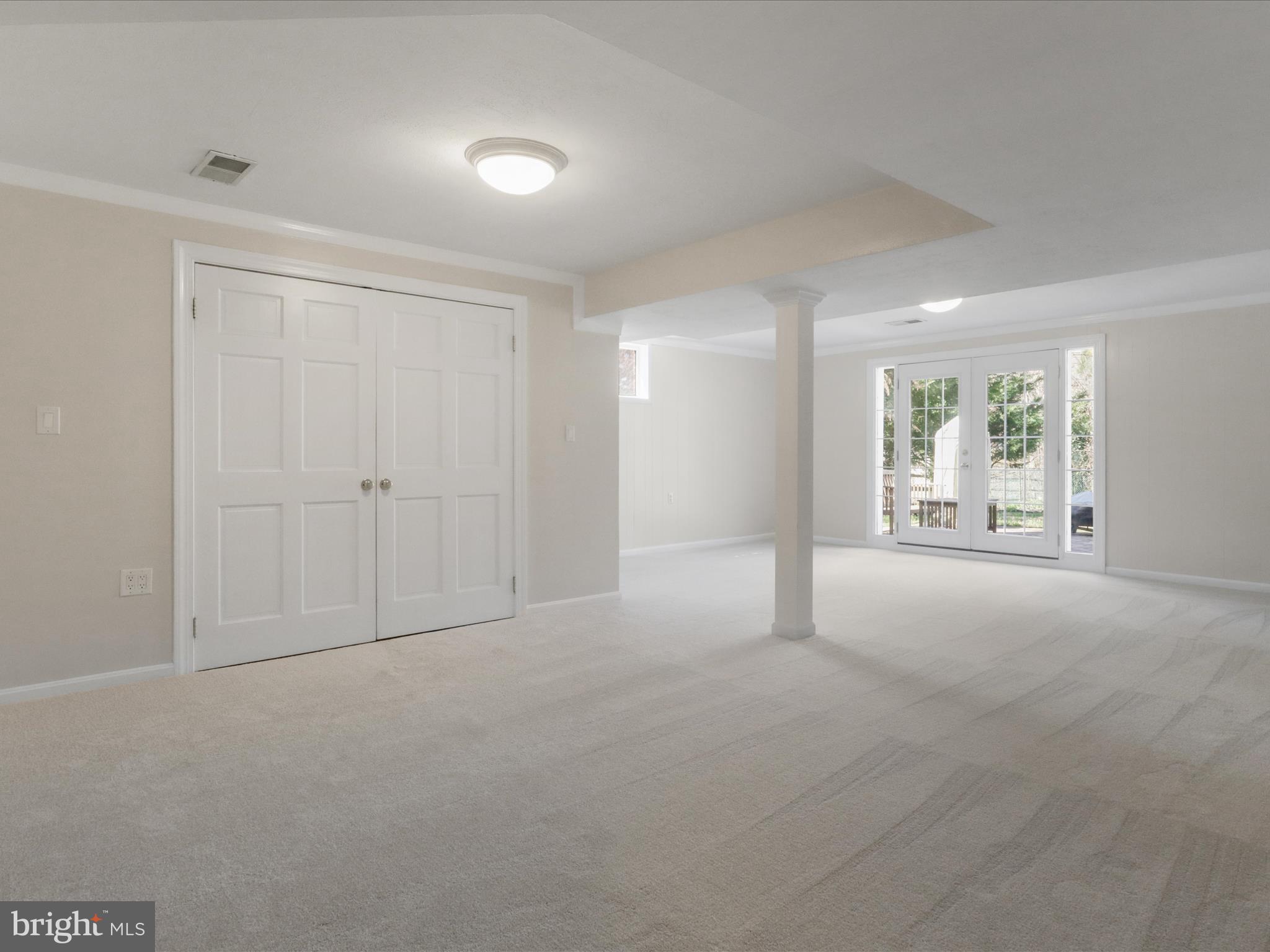 SLEEPY HOLLOW MANOR - Residential