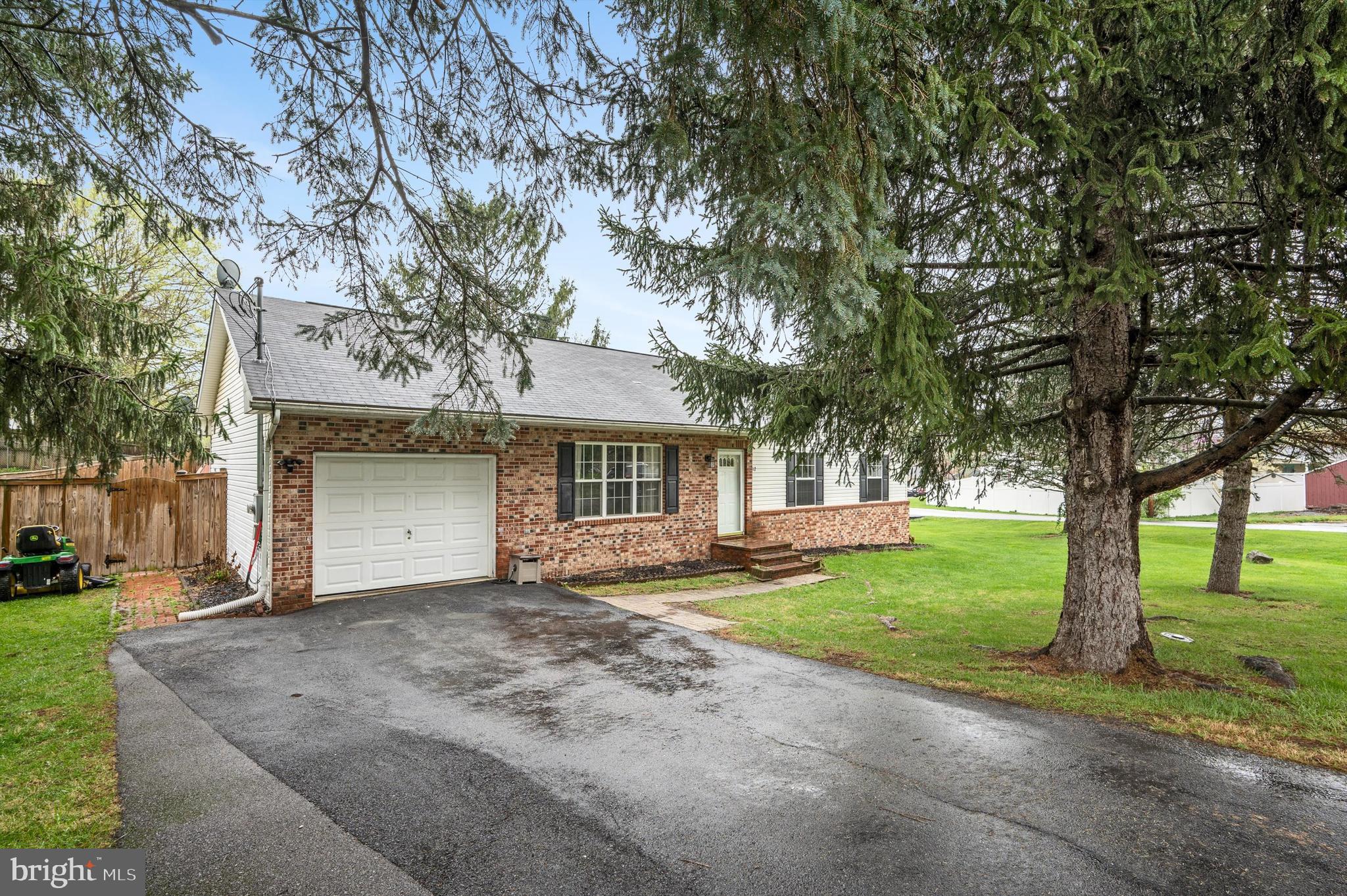 PIKEVIEW ACRES WEST - Residential