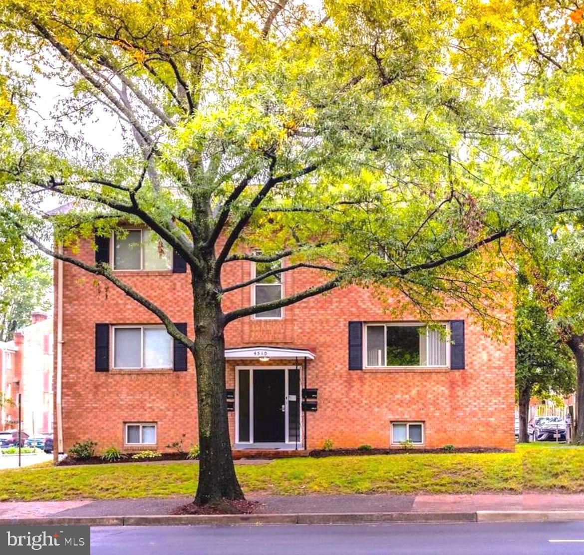 4510 Washington Blvd offers a unique opportunity for investors looking to buy in Arlington, VA. This well-maintained property combines the timeless appeal of classic brick architecture with the practicality of six parking spaces. It is a property that blends comfort with convenience.

For those interested in the rental market, 4510 Washington Blvd represents a solid investment with good potential for returns. The thoughtful design of the building and its convenient location ensures a consistent demand in a desirable area.

Nestled in a peaceful neighborhood, yet close to the vibrant city life, this property provides more than just a residence—it offers a balanced lifestyle. It is an attractive option for those seeking to integrate their living space with a prudent investment.