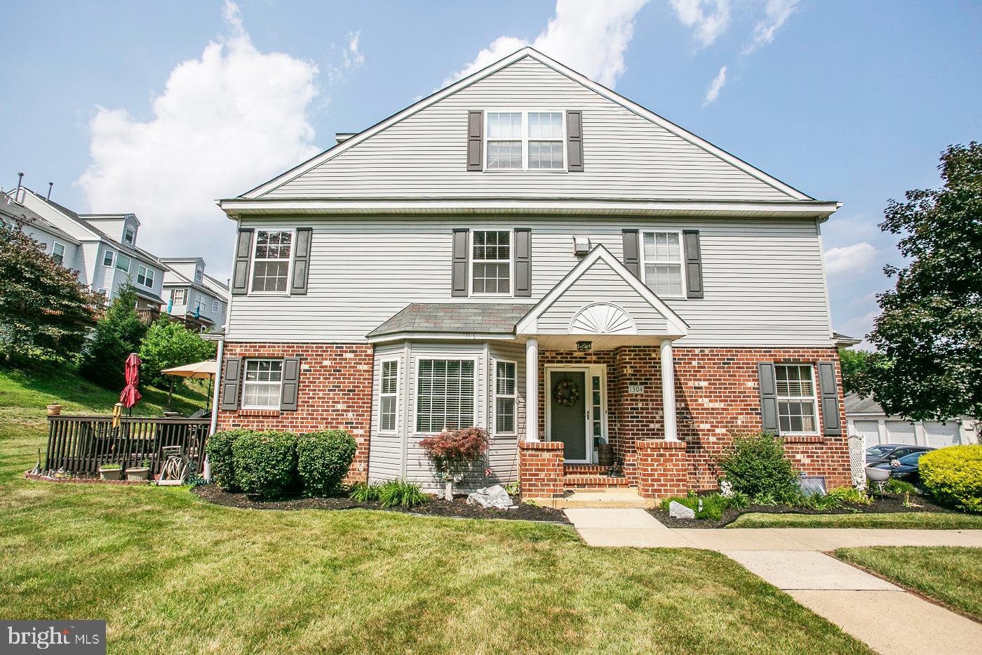 MEWS AT VALLEY FOR - Residential
