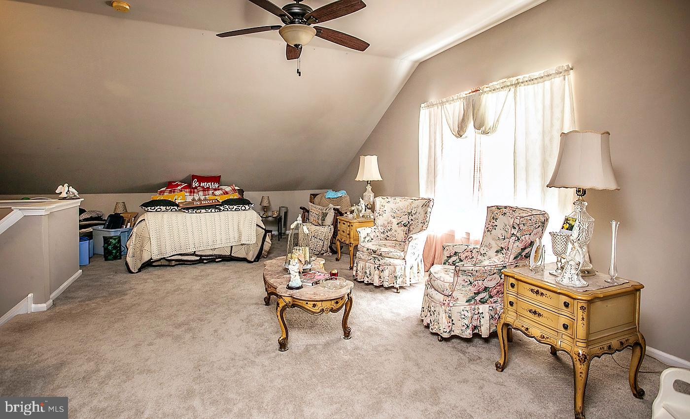 MEWS AT VALLEY FOR - Residential