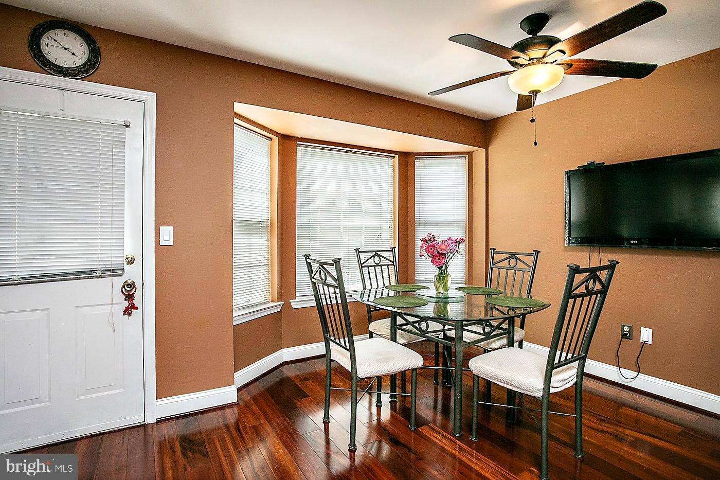 MEWS AT VALLEY FOR - Residential