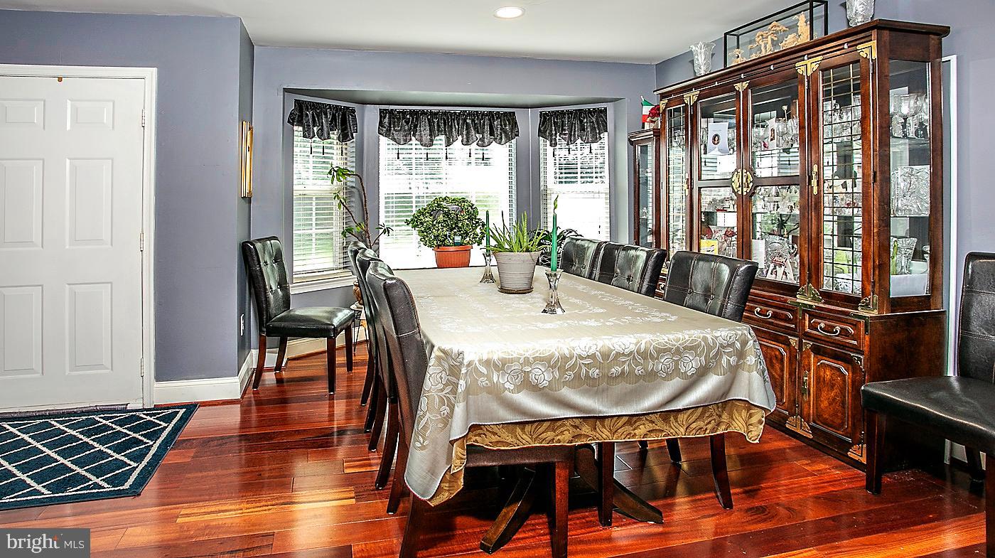 MEWS AT VALLEY FOR - Residential