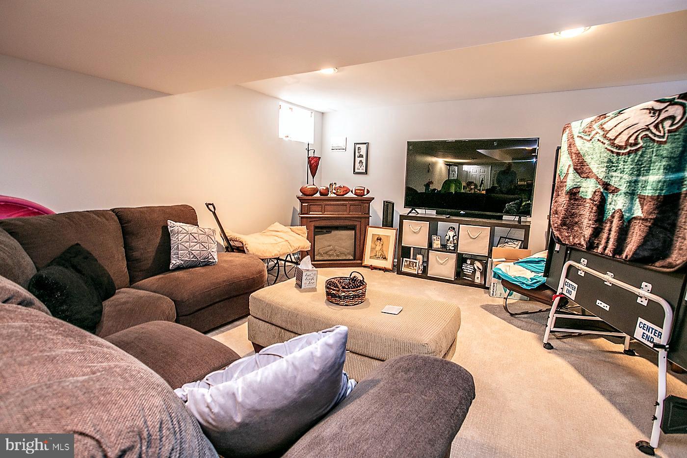 MEWS AT VALLEY FOR - Residential