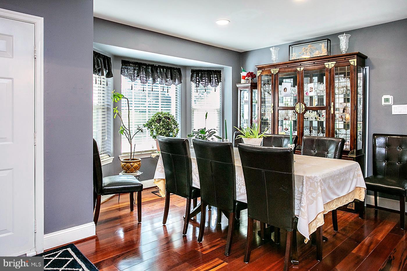 MEWS AT VALLEY FOR - Residential