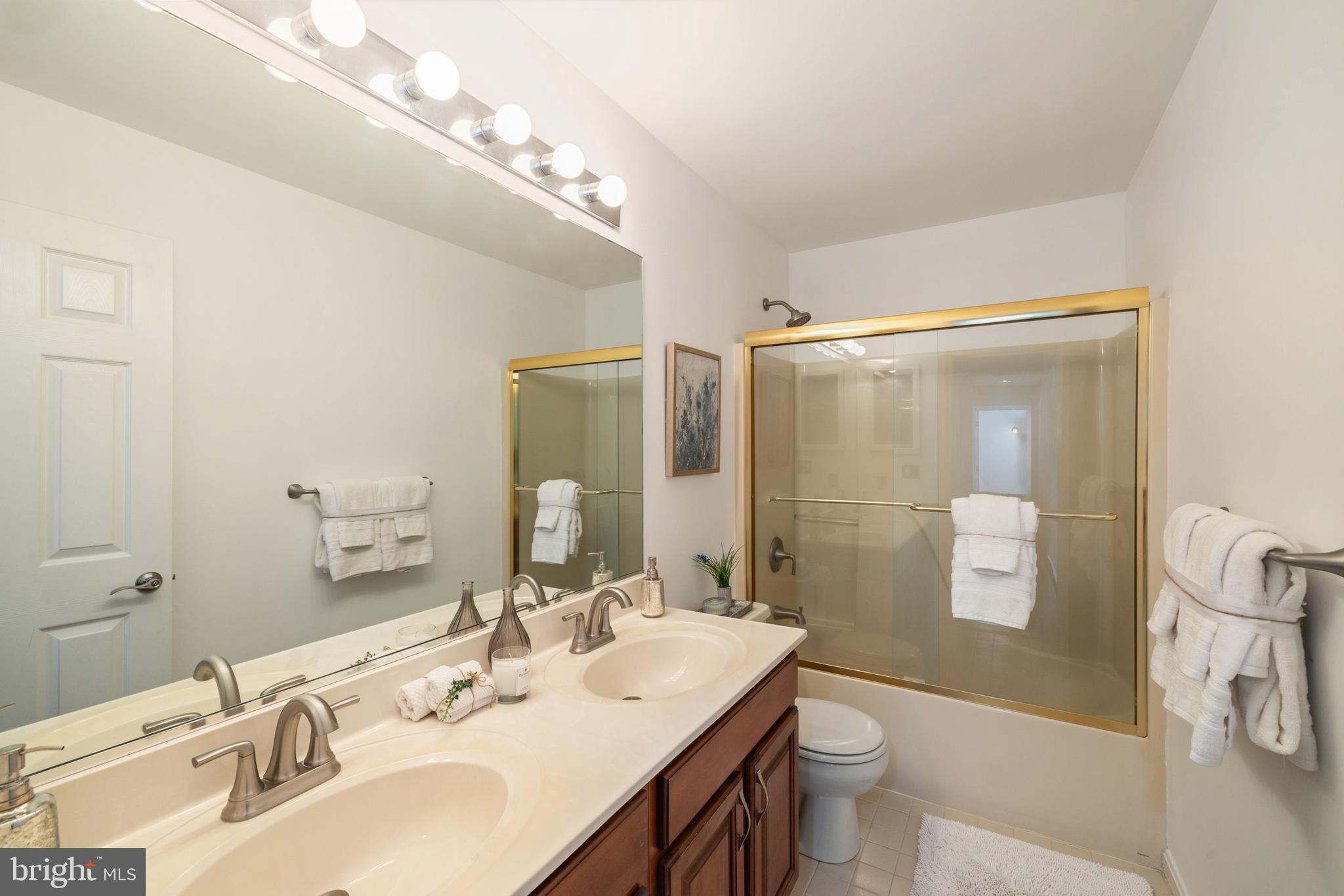 PLEASANT PLAINS - Residential