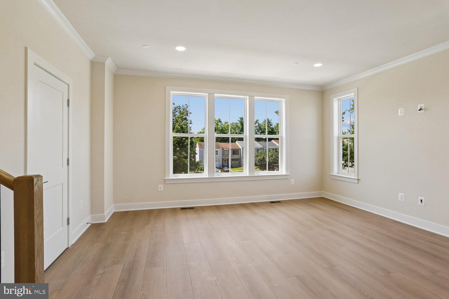 POOLESVILLE - Residential