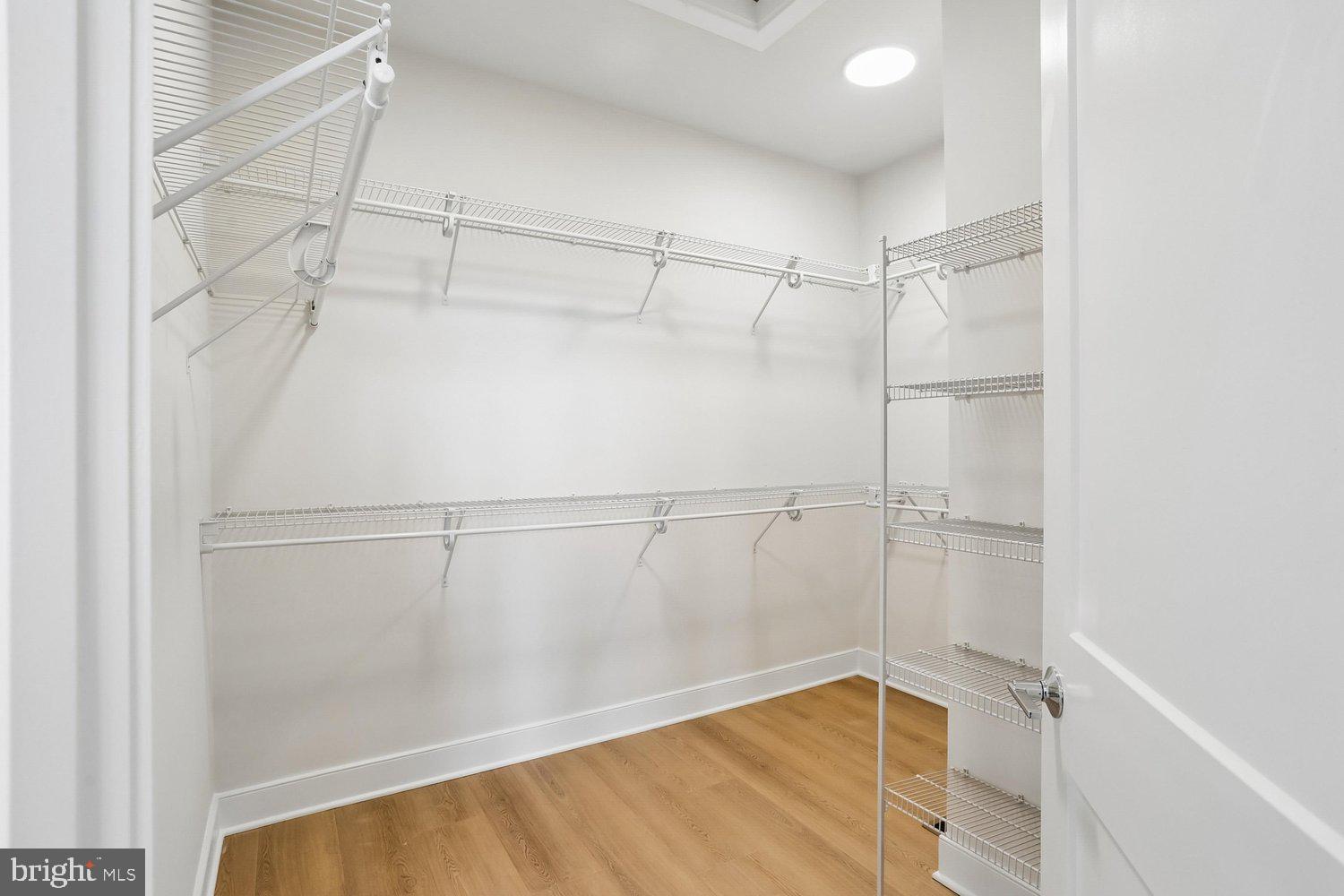 POOLESVILLE - Residential