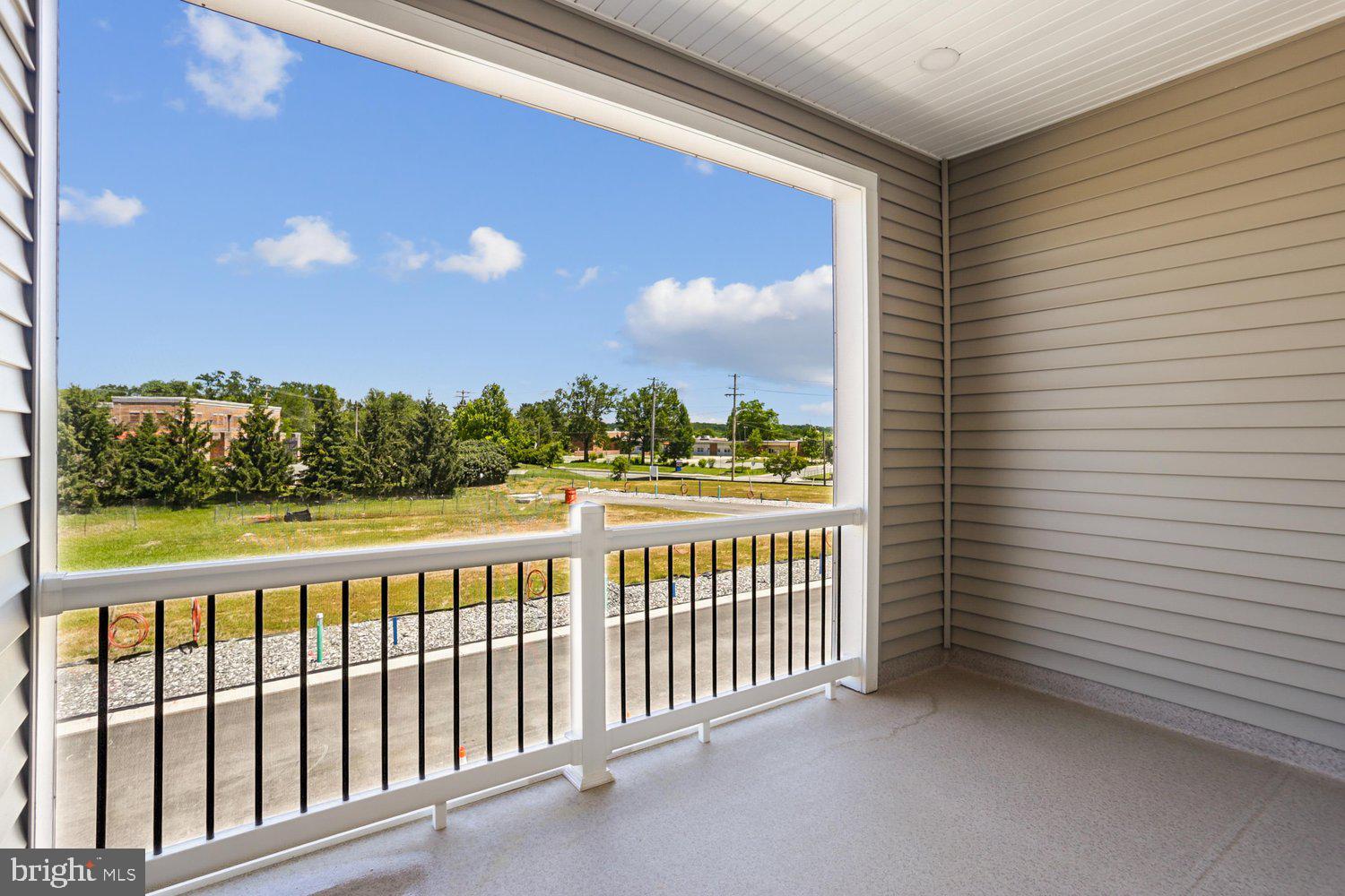 POOLESVILLE - Residential