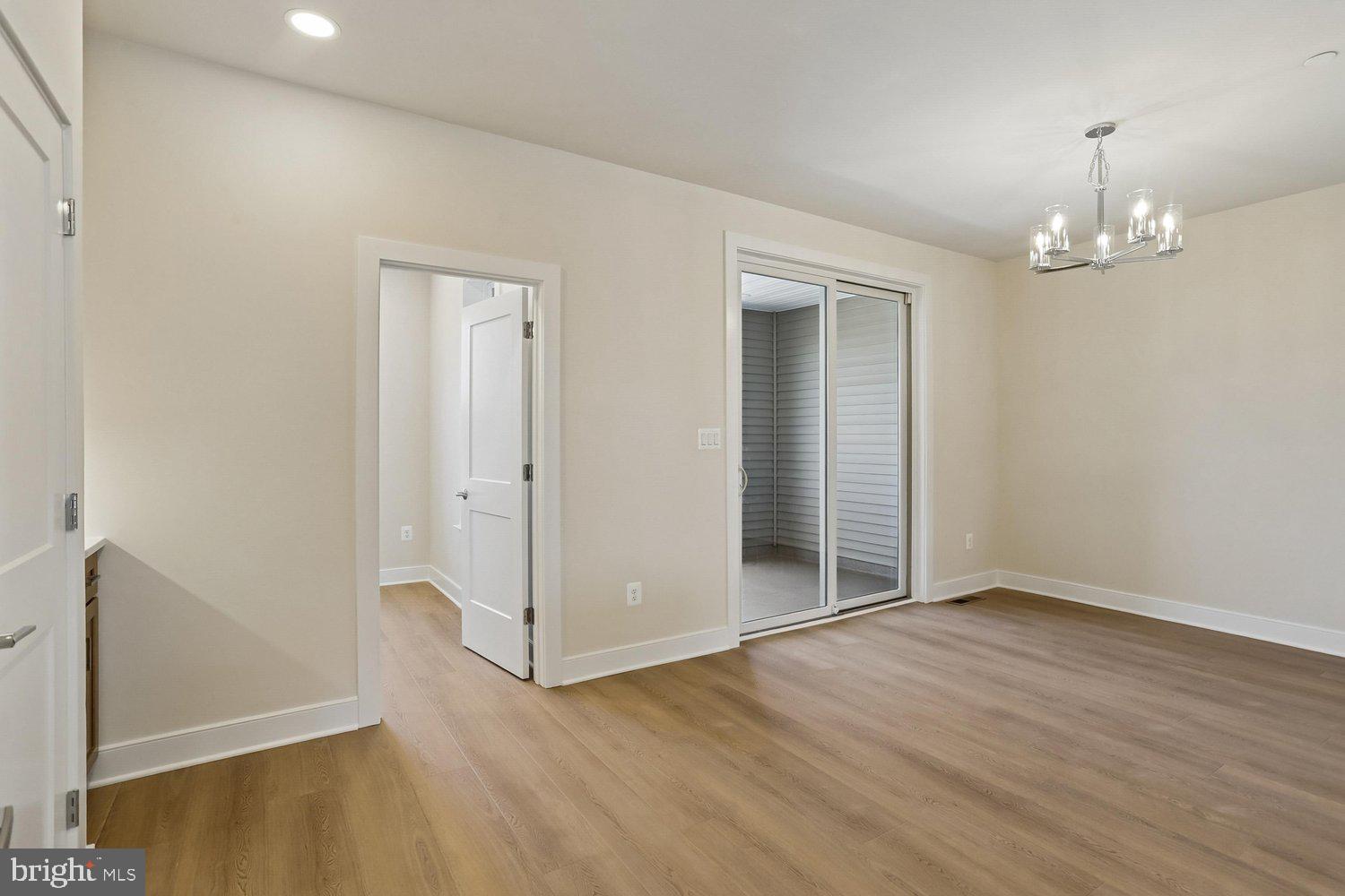 POOLESVILLE - Residential