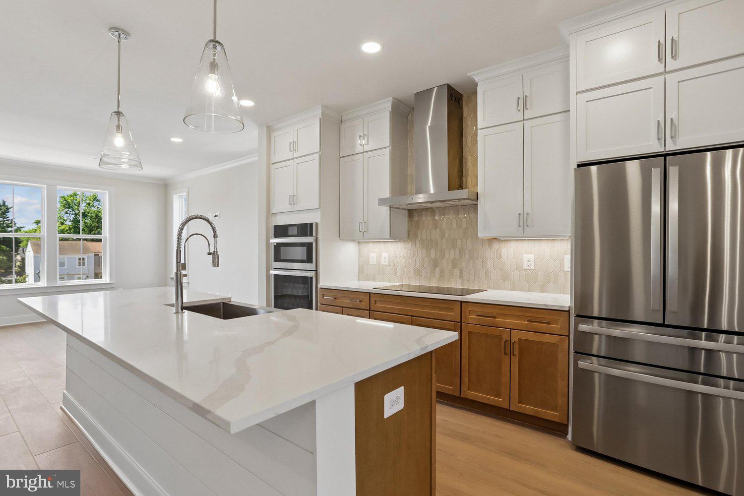 POOLESVILLE - Residential