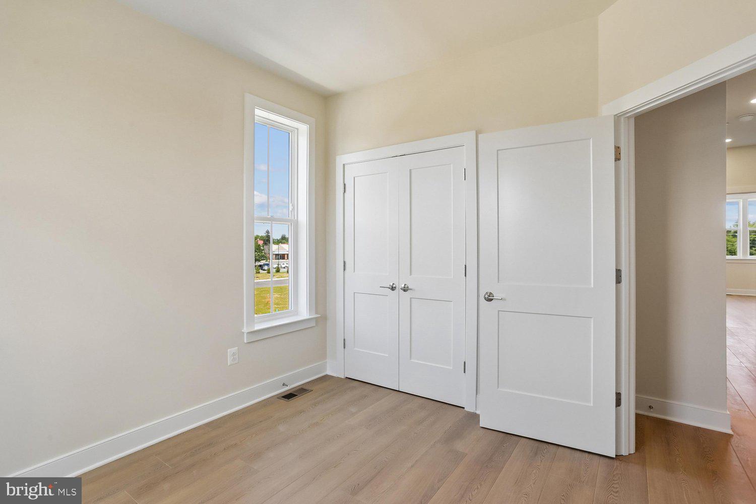 POOLESVILLE - Residential