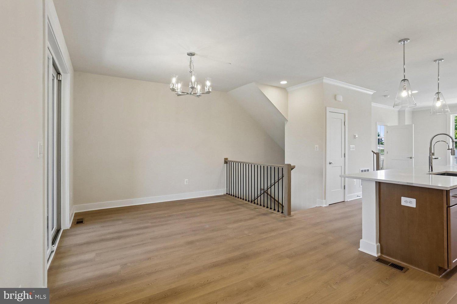 POOLESVILLE - Residential