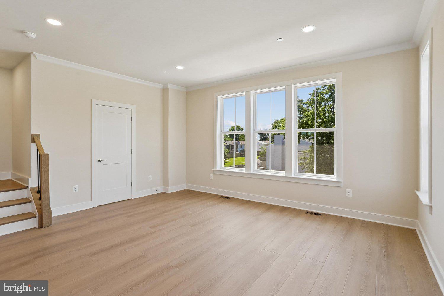 POOLESVILLE - Residential