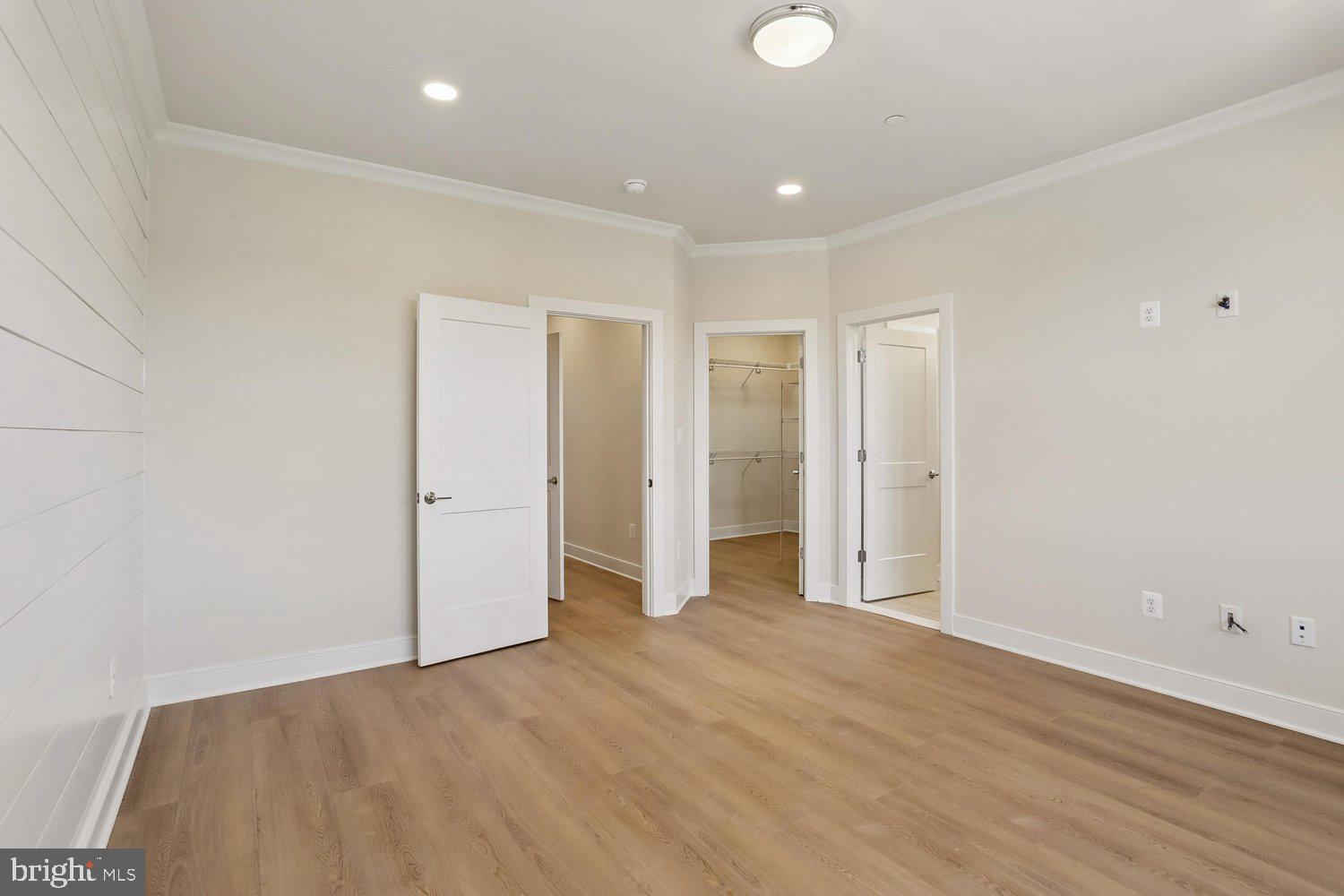 POOLESVILLE - Residential