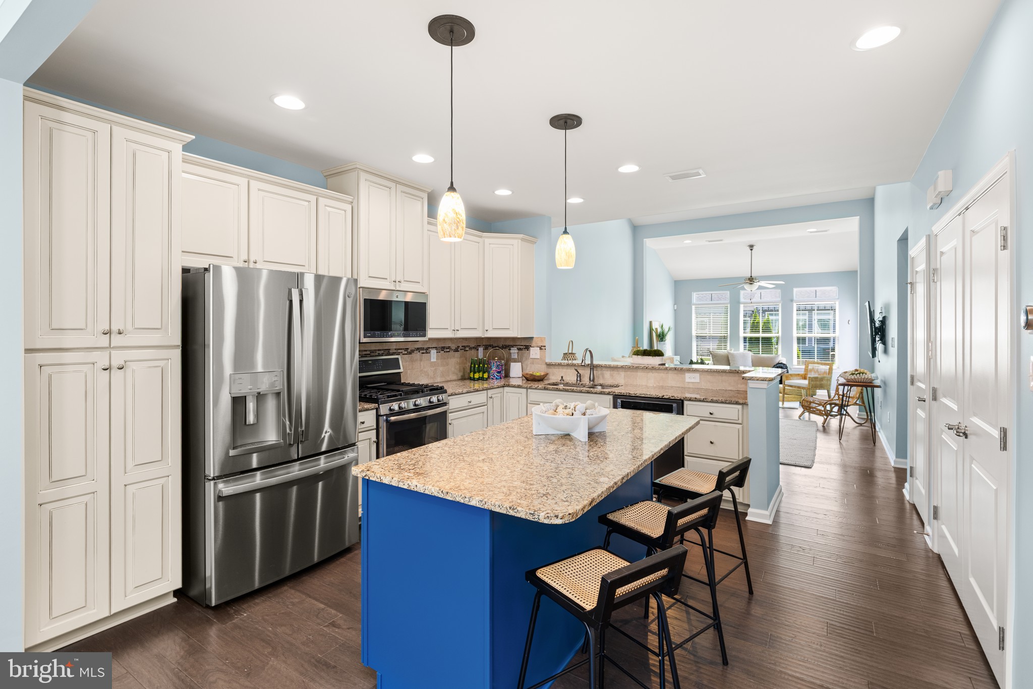 COASTAL CLUB - Residential