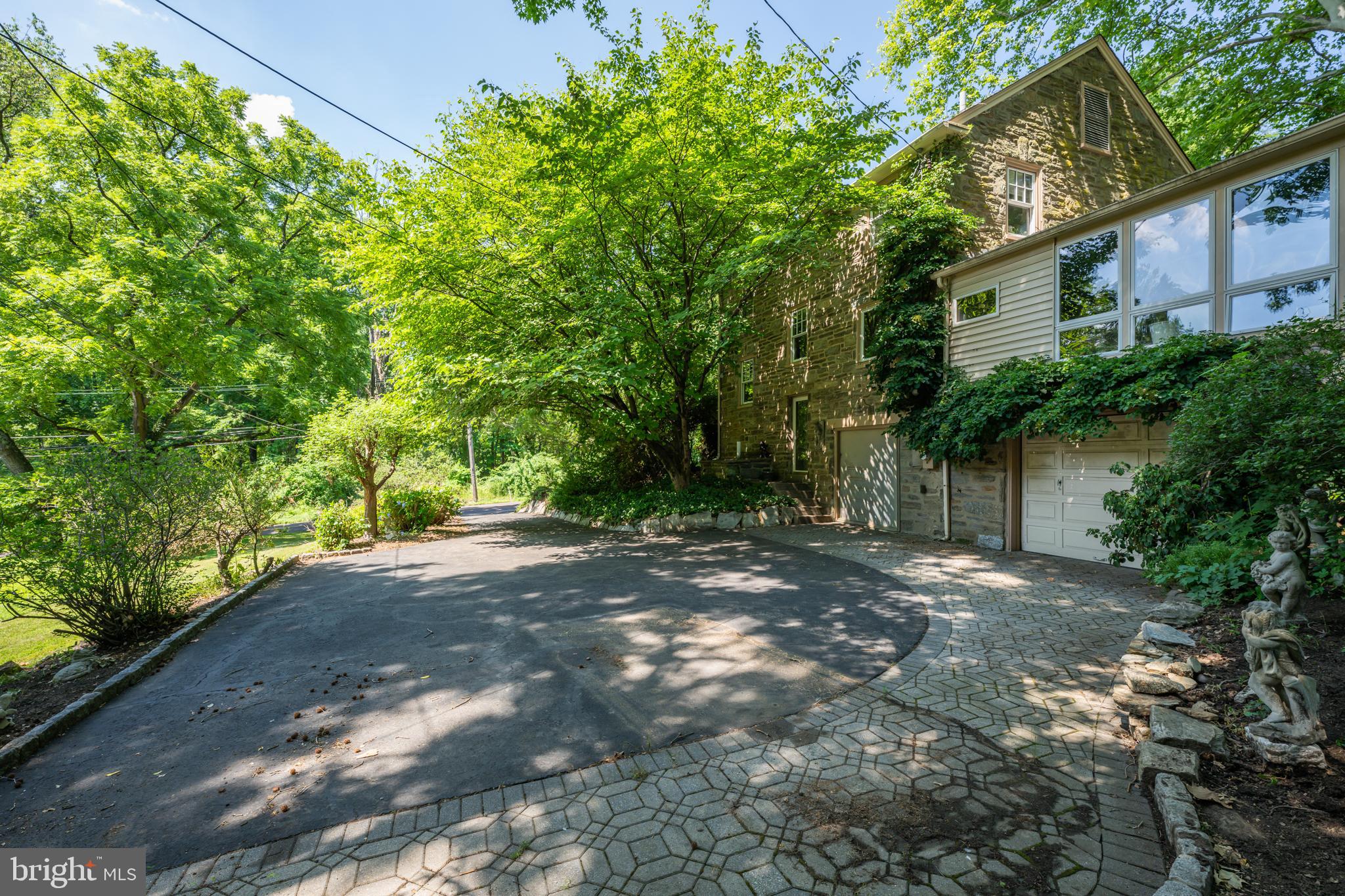 HUNTINGDON VALLEY - Residential