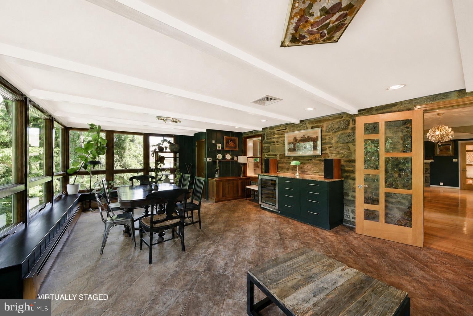 HUNTINGDON VALLEY - Residential